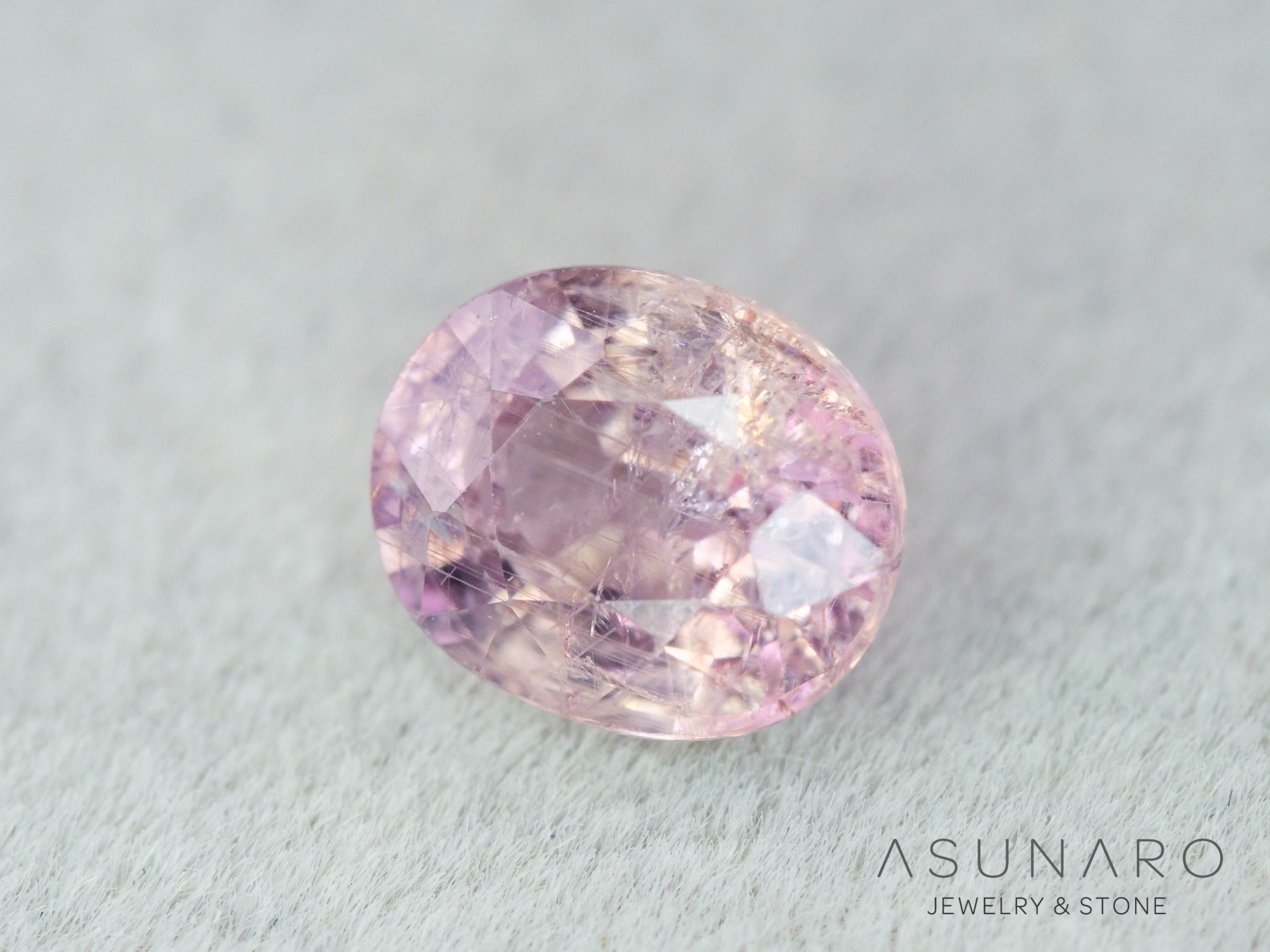 イリデッセンス入りサファイア 　オーバルカット　スリランカ産　0.89ct　【260319-3255】