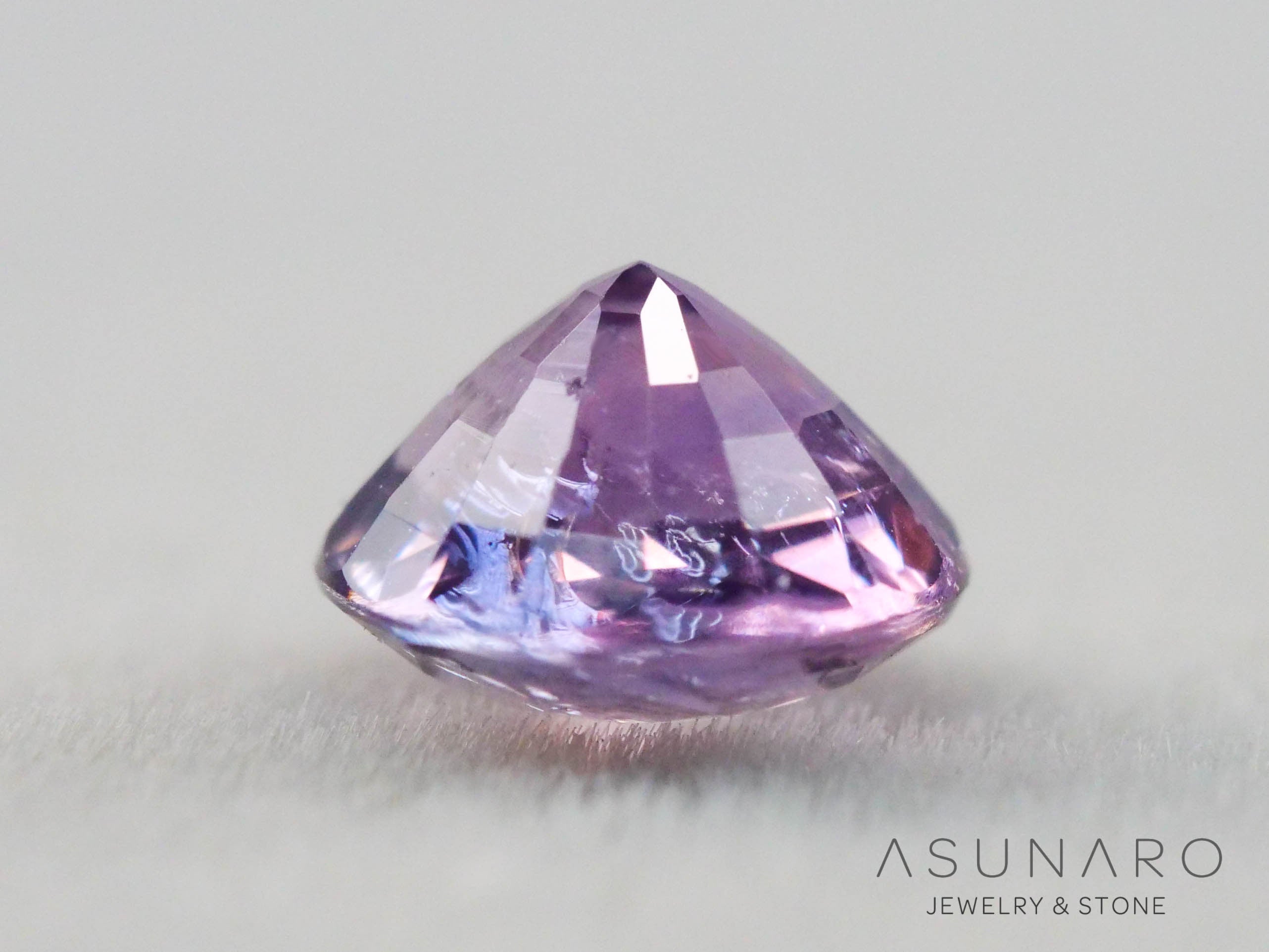 イリデッセンス入りサファイア 　ラウンドカット　スリランカ産　0.44ct　【260319-3258】