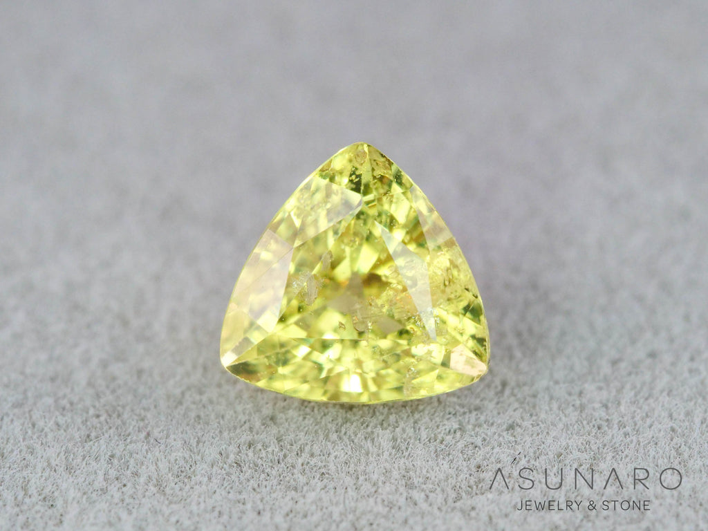 イリデッセンス入りサファイア 　トリリアントカット　スリランカ産　0.63ct　【260319-3260】