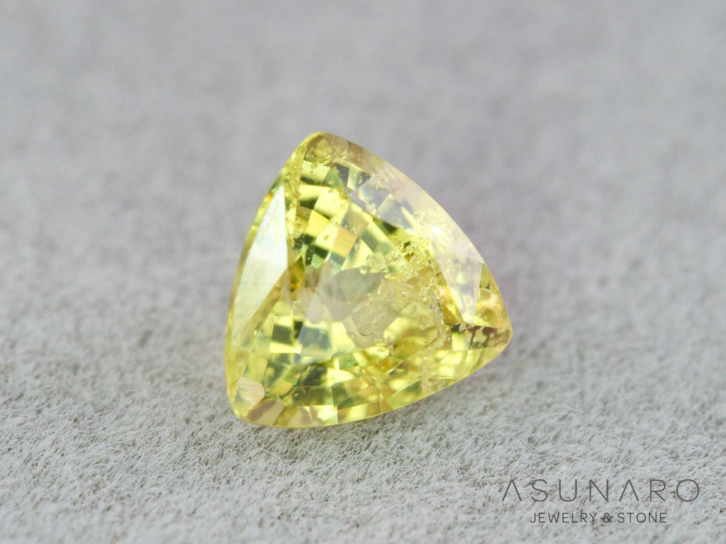 イリデッセンス入りサファイア 　トリリアントカット　スリランカ産　0.63ct　【260319-3260】