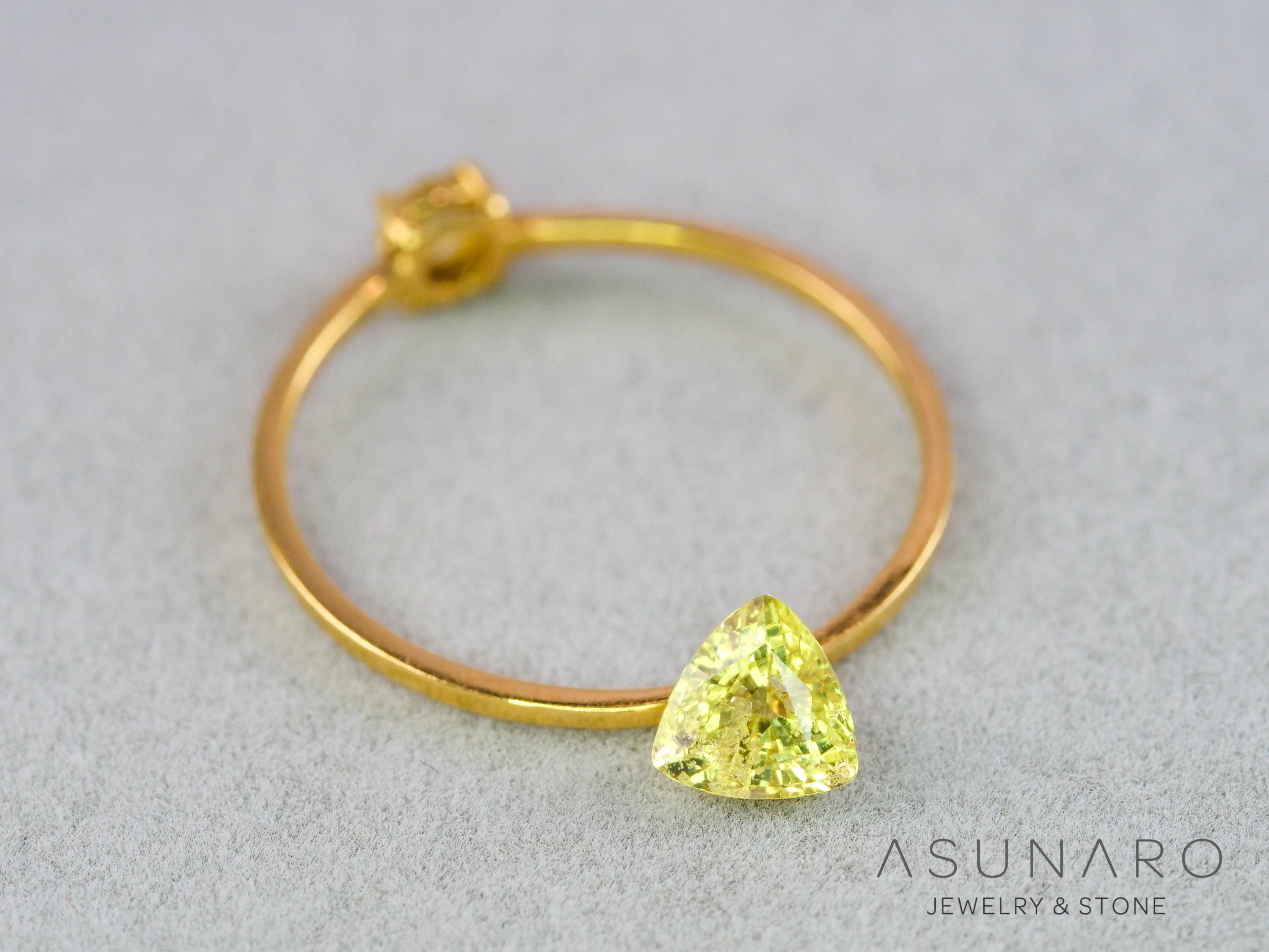 イリデッセンス入りサファイア 　トリリアントカット　スリランカ産　0.63ct　【260319-3260】