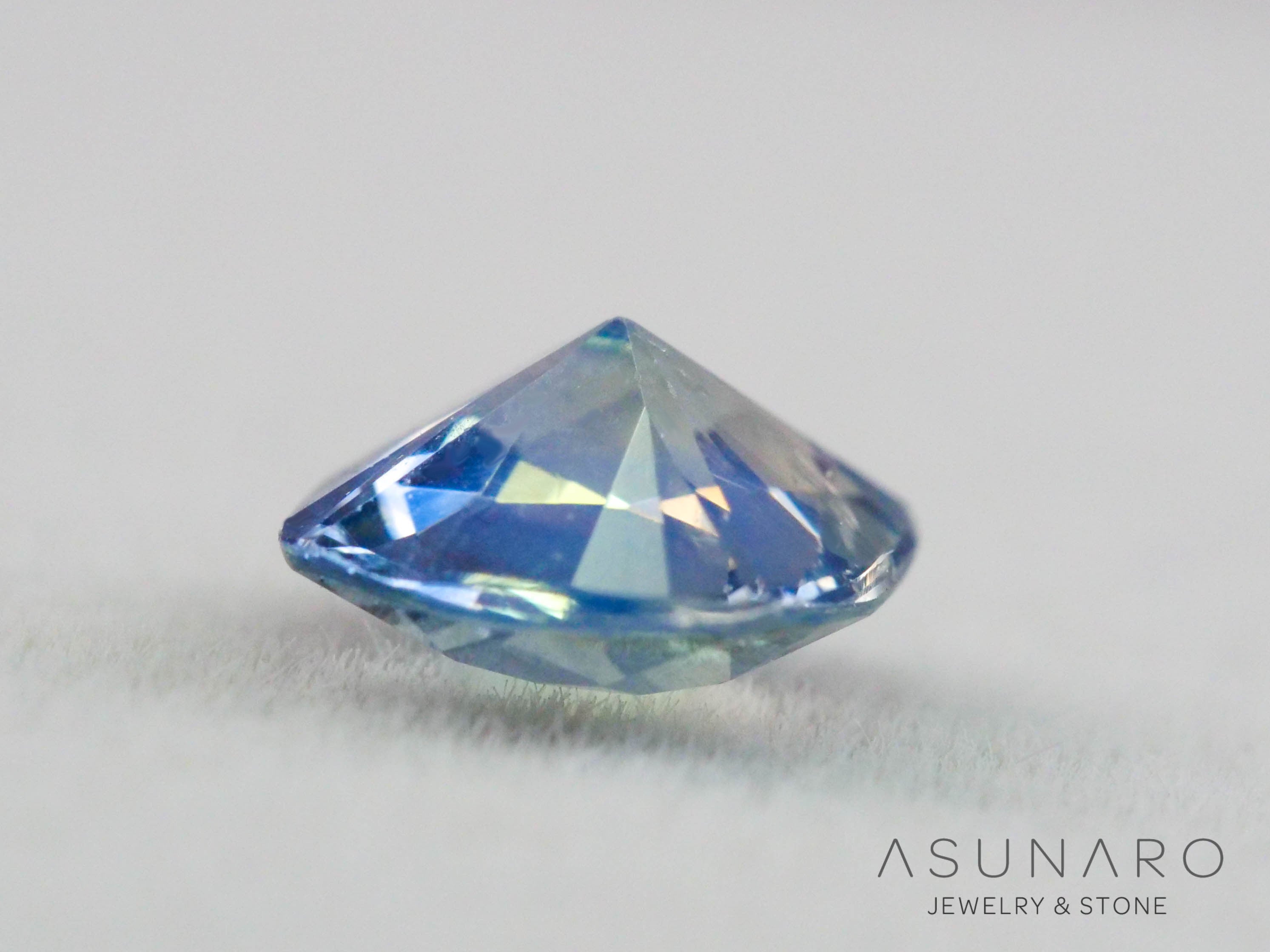 シルキーバイカラーサファイア 　クッションカット　スリランカ産　0.48ct　【260319-3261】