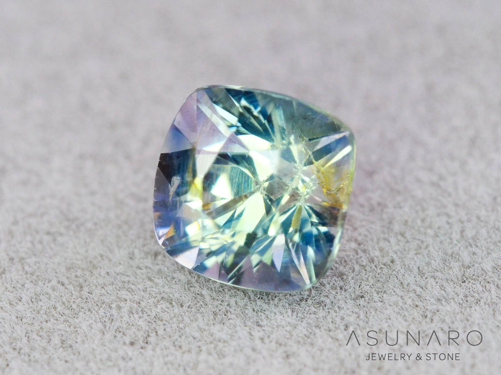 バイカラーサファイア 　クッションカット　スリランカ産　0.65ct　【260319-3262】