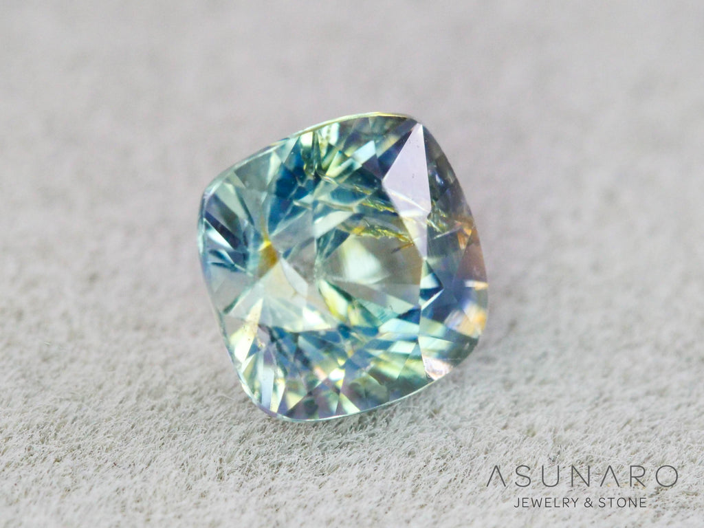 バイカラーサファイア 　クッションカット　スリランカ産　0.65ct　【260319-3262】