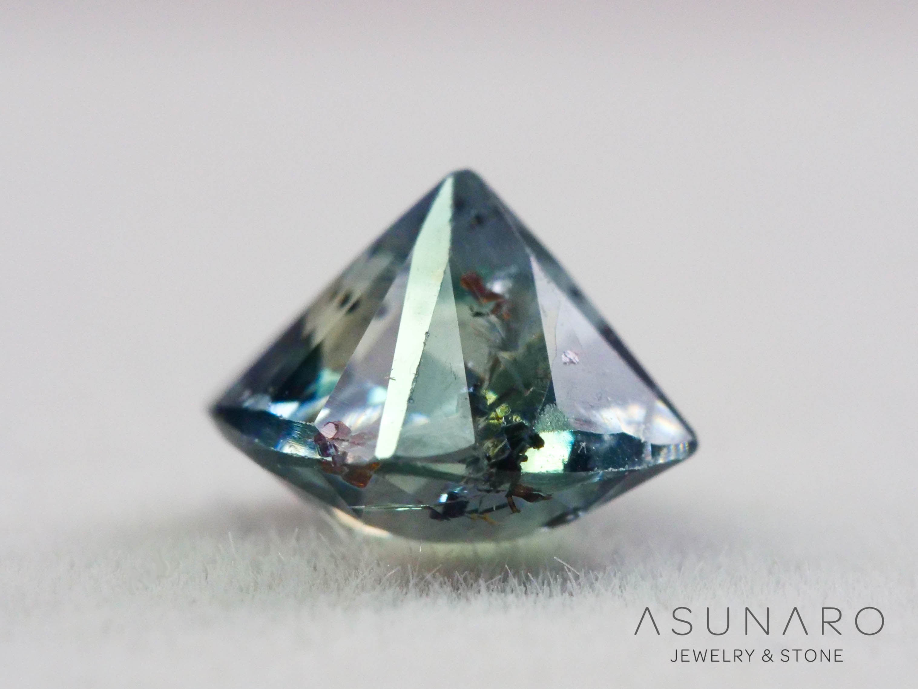 バイカラーサファイア 　クッションカット　スリランカ産　0.78ct　【260319-3263】