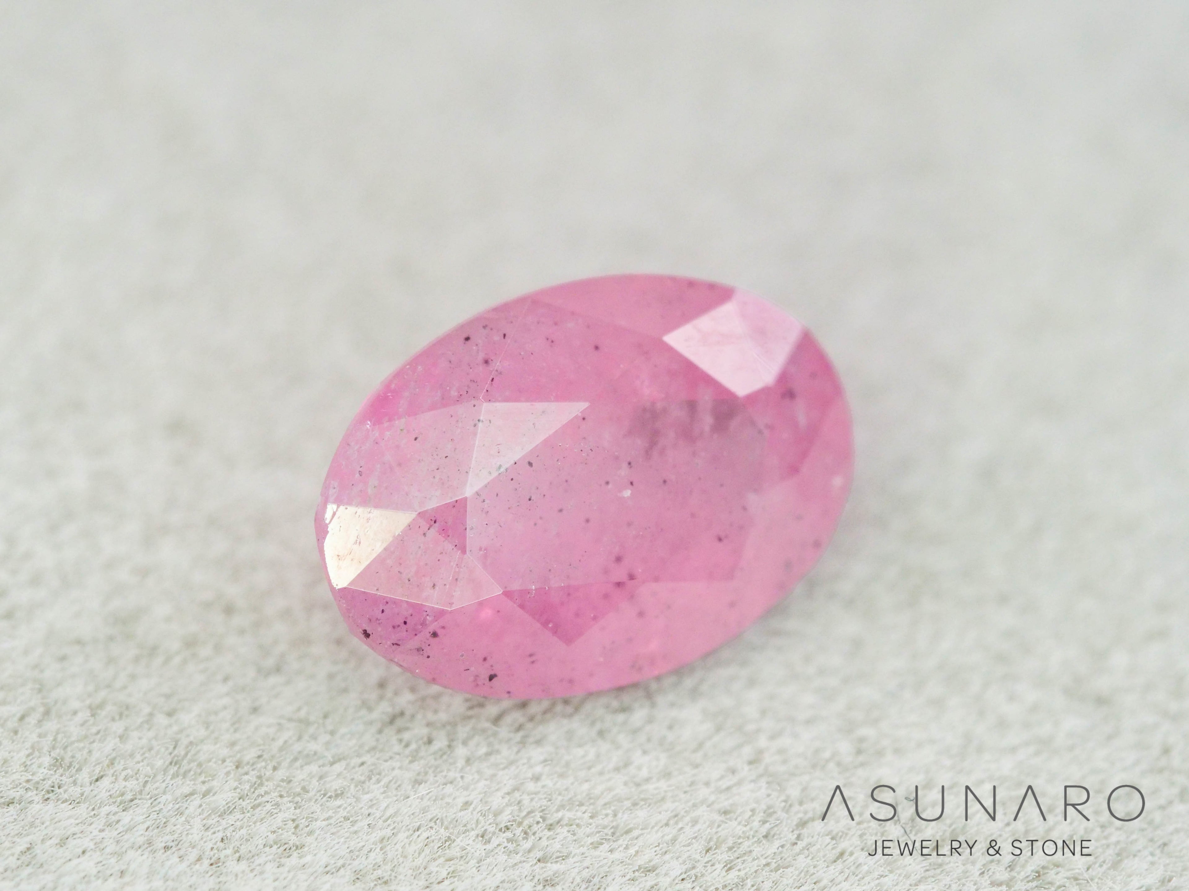ピンクサファイア　オーバルカット　スリランカ産　0.90ct【260410-3268】
