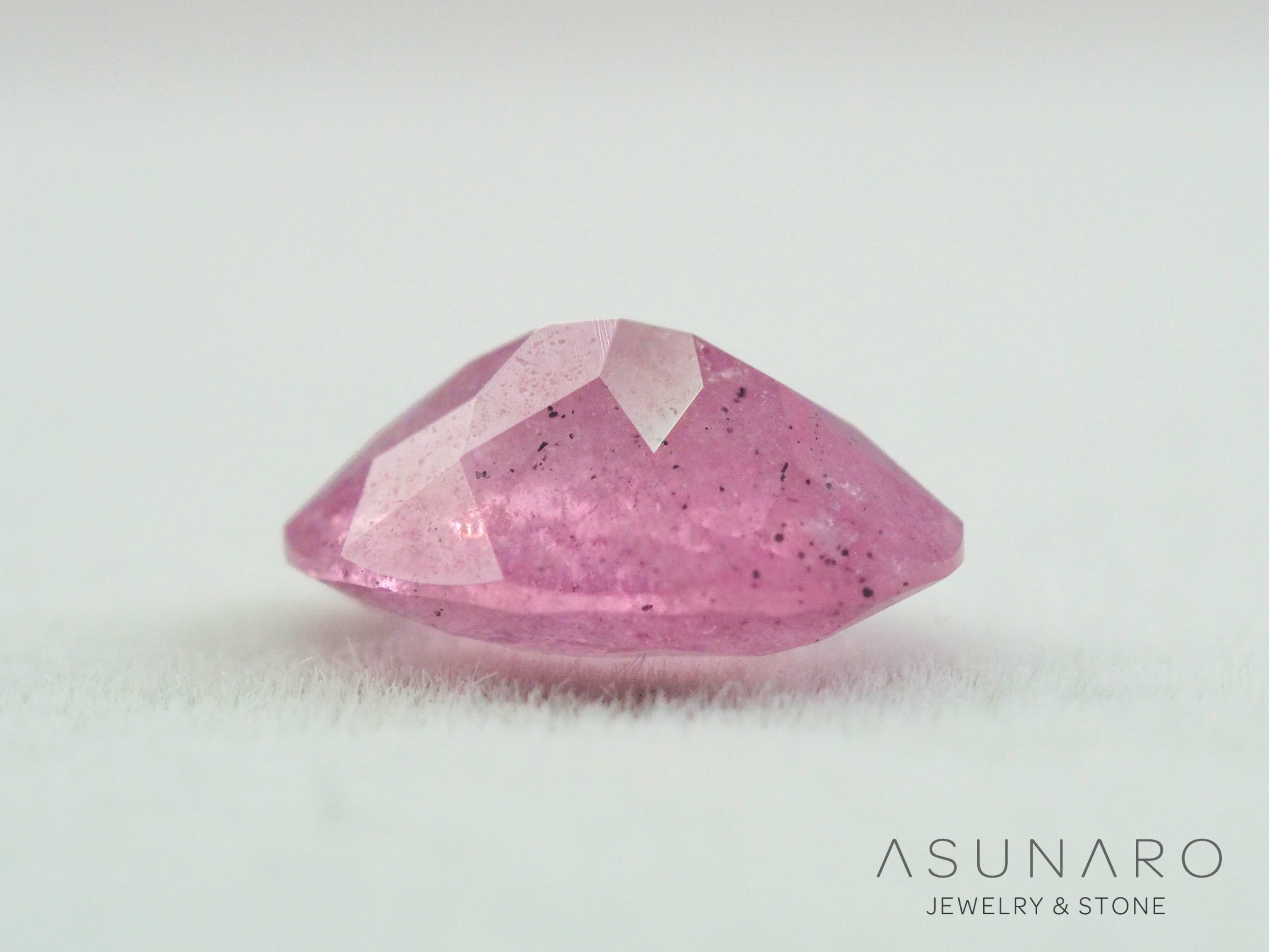 ピンクサファイア　オーバルカット　スリランカ産　0.90ct【260410-3268】