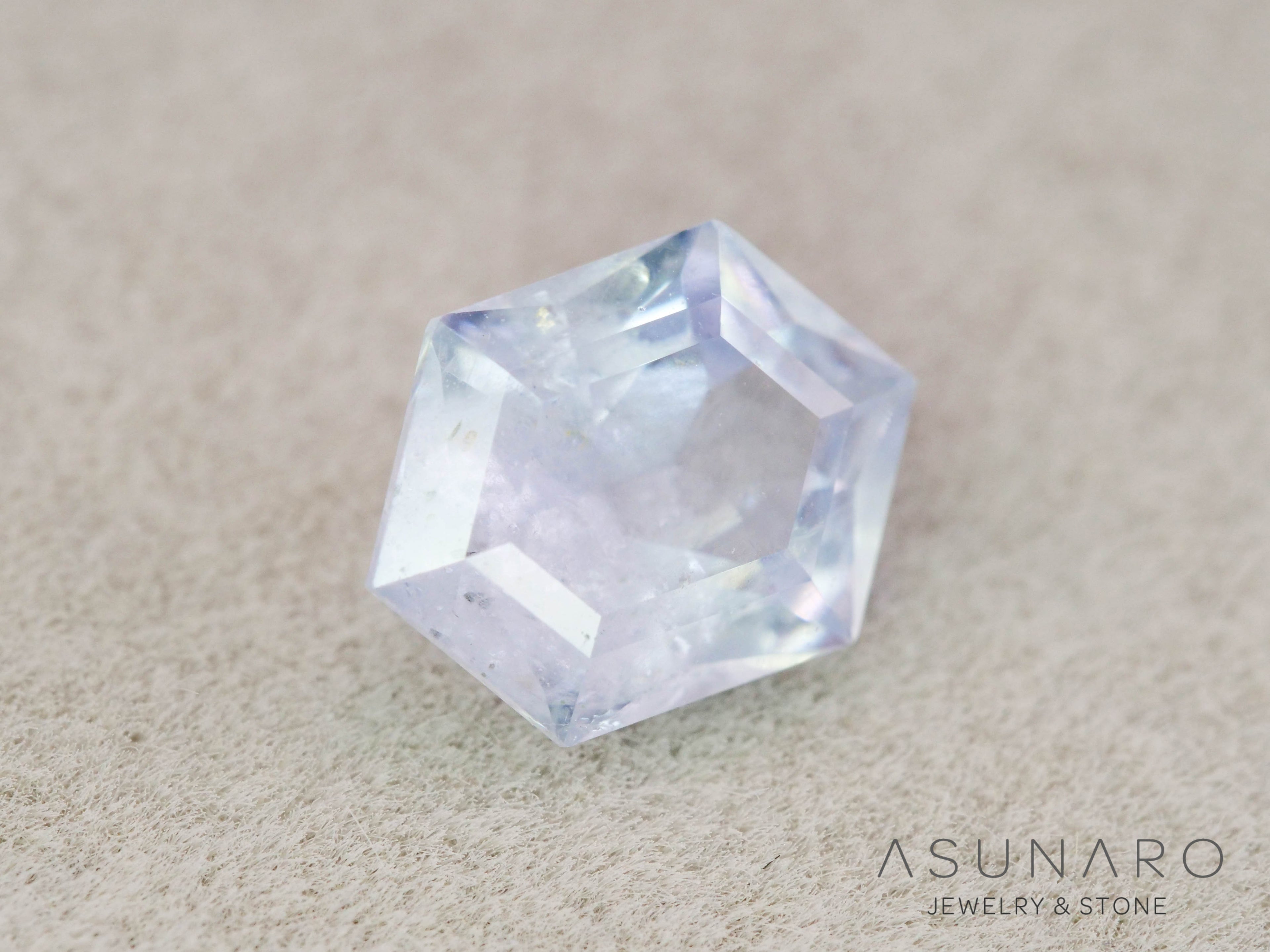 ファンシーカットサファイア　　スリランカ産　0.90ct【260410-3267】