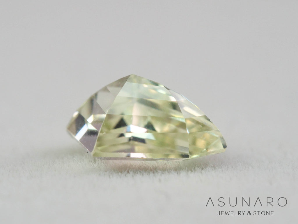 ファンシーカットサファイア　　スリランカ産　0.90ct【260410-3266】