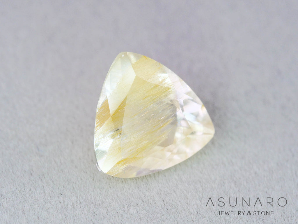 ルチルイントパーズ 　トリリアントカット　ブラジル産　3.40ct　【260407-3325】