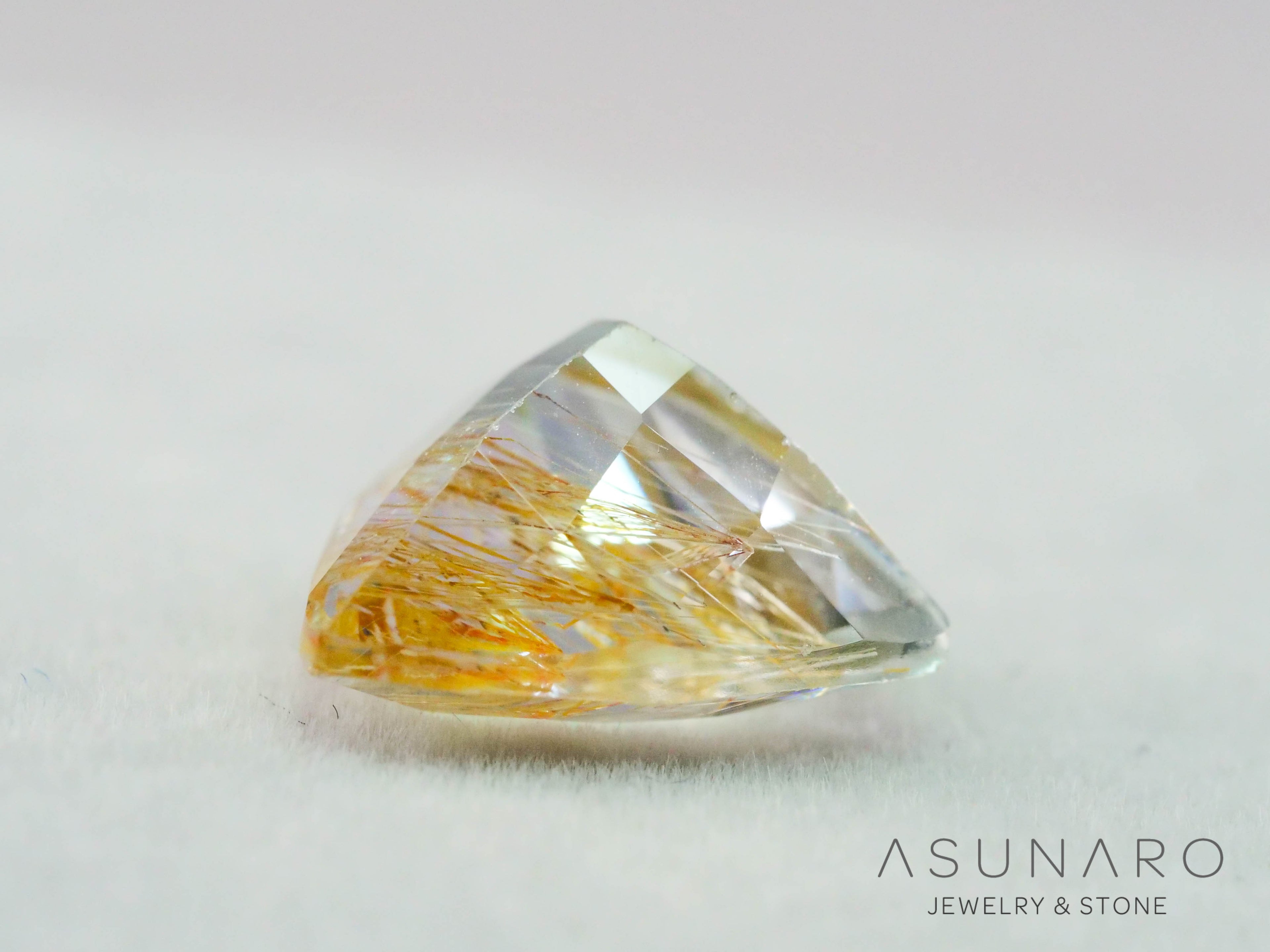 ルチルイントパーズ 　トリリアントカット　ブラジル産　4.10ct　【260407-3327】