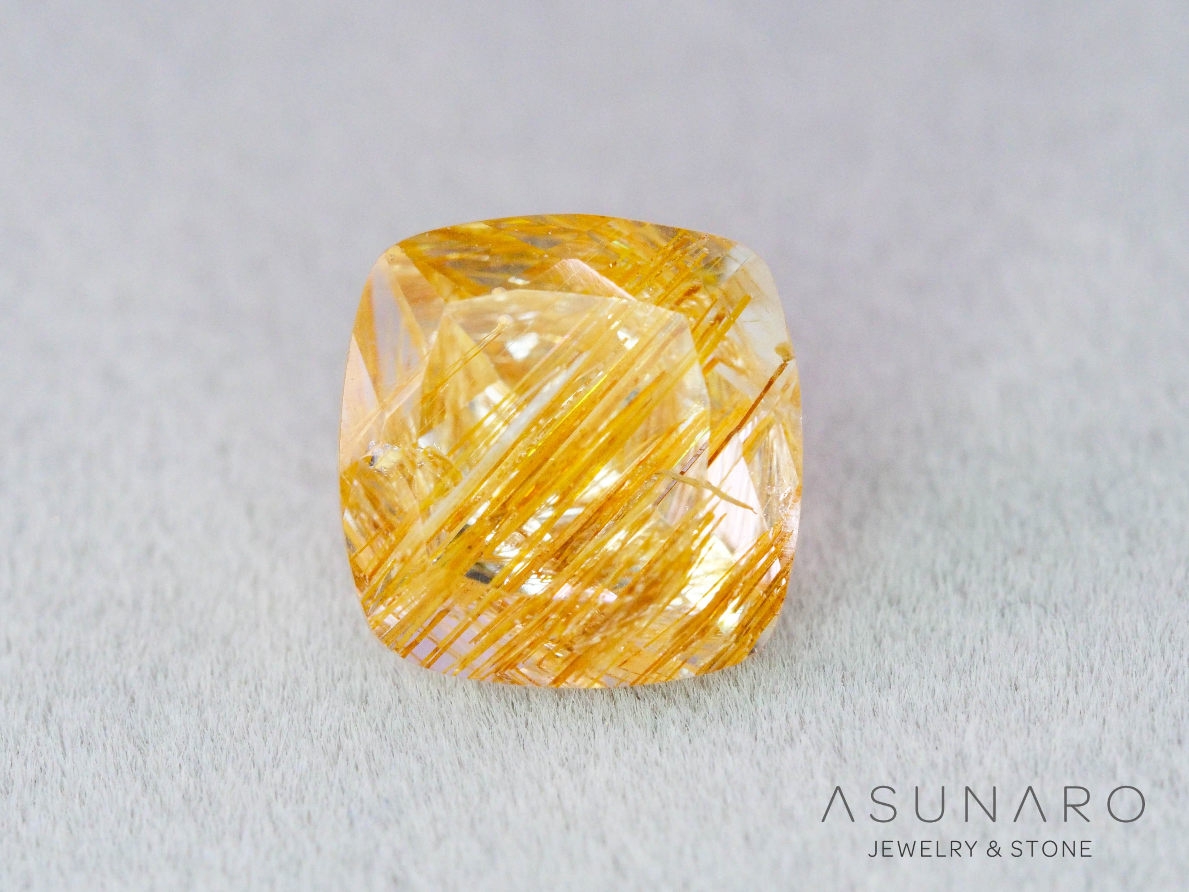 ルチルイントパーズ 　クッションカット　ブラジル産　2.67ct　【260407-3329】