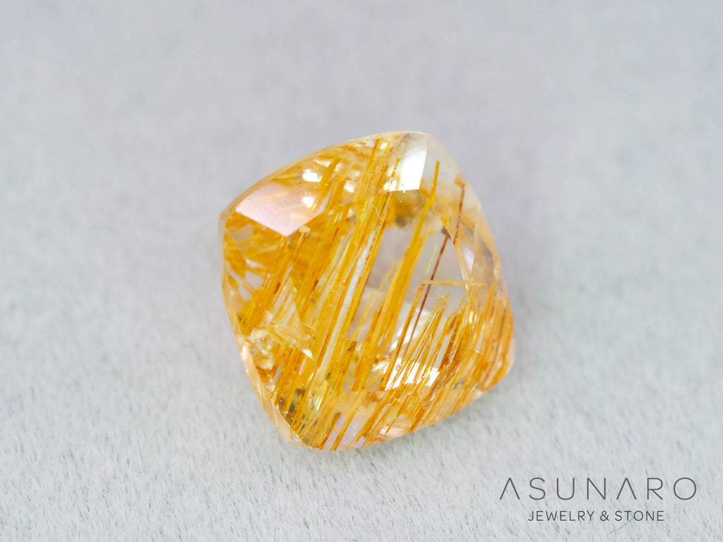 ルチルイントパーズ 　クッションカット　ブラジル産　2.67ct　【260407-3329】