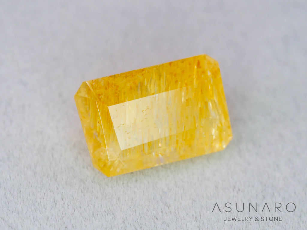 ルチルイントパーズ 　エメラルドカット　ブラジル産　2.70ct　【260407-3332】
