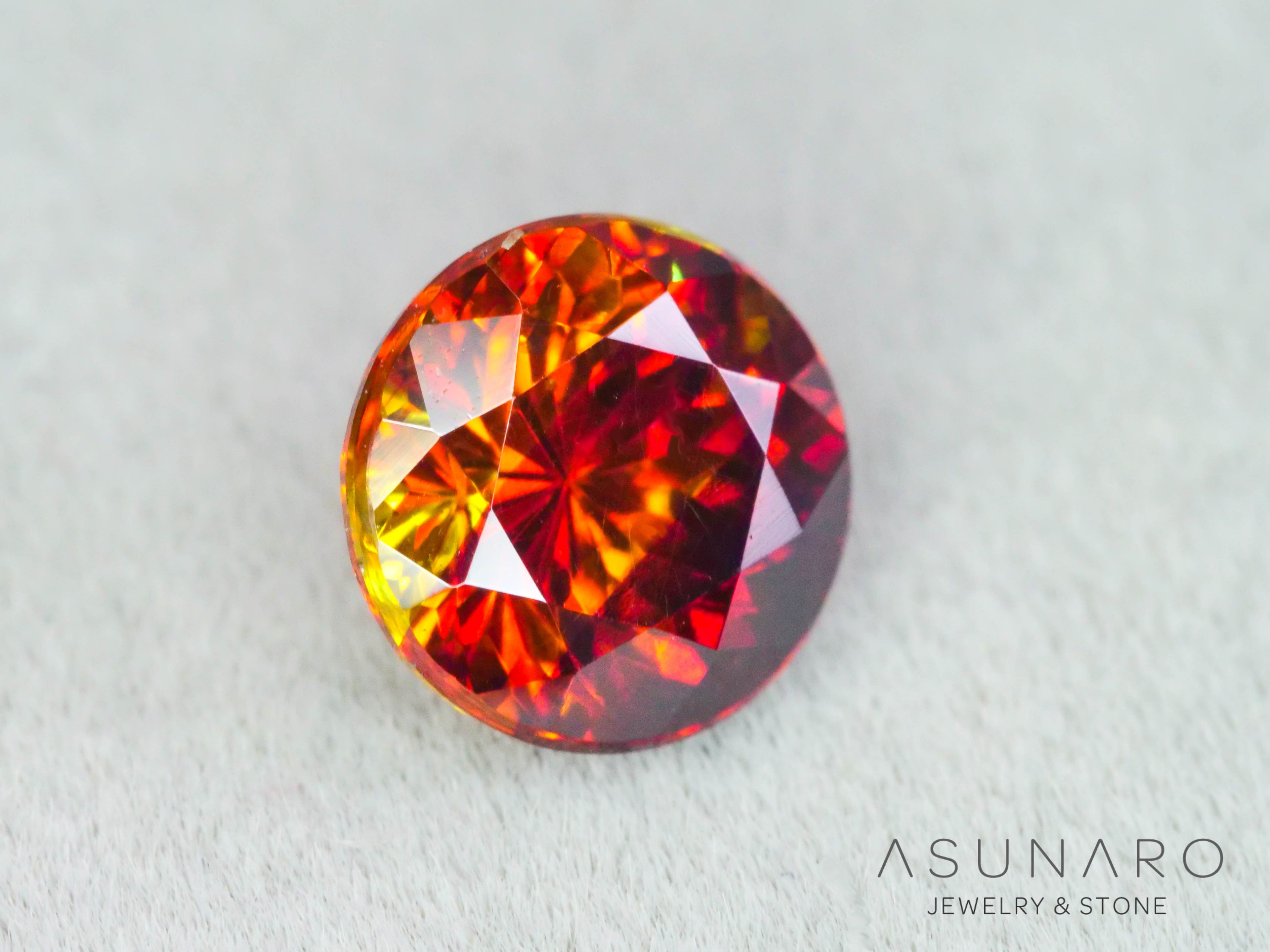 バイカラースファレライト ラウンドカット スペイン産 1.18ct【260407-3289】