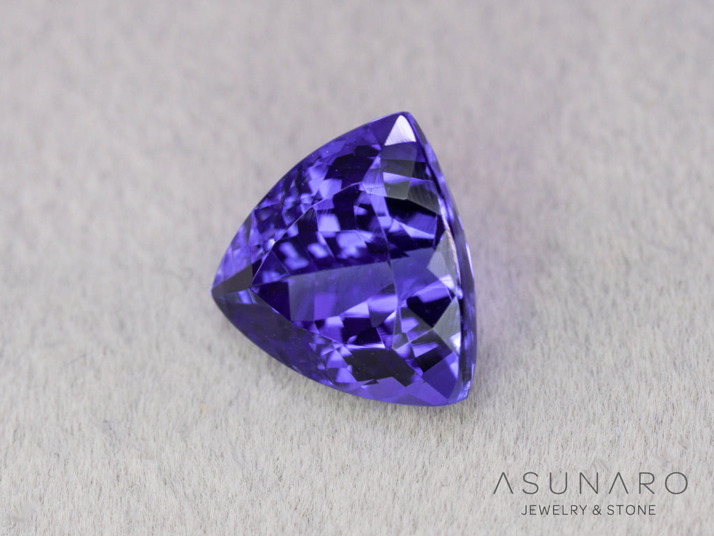 タンザナイト　トリリアントカット　タンザニア産　3.30ct　日独【260703-3370】