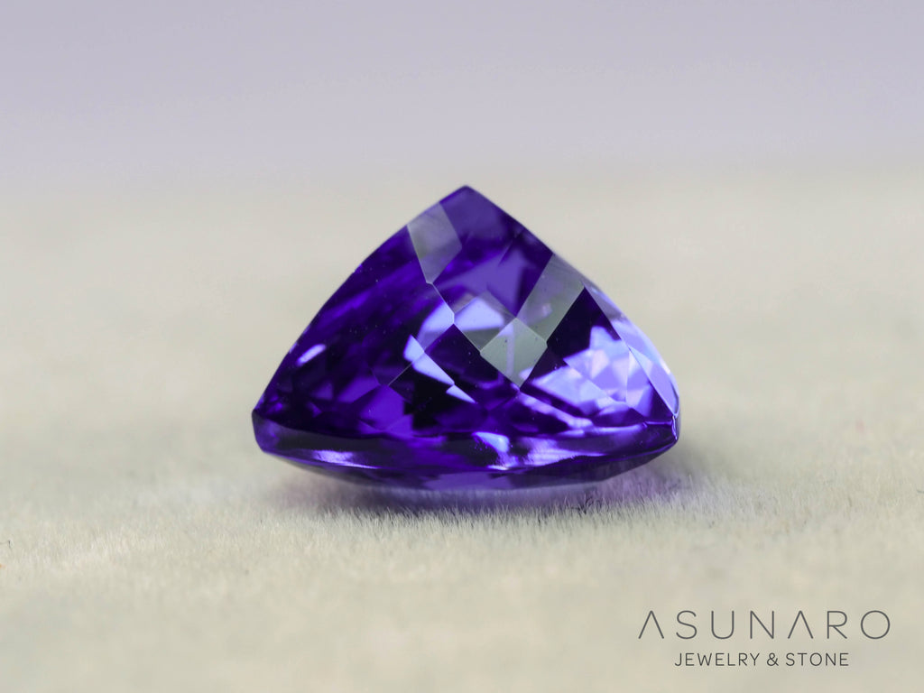 タンザナイト　トリリアントカット　タンザニア産　3.30ct　日独【260703-3370】