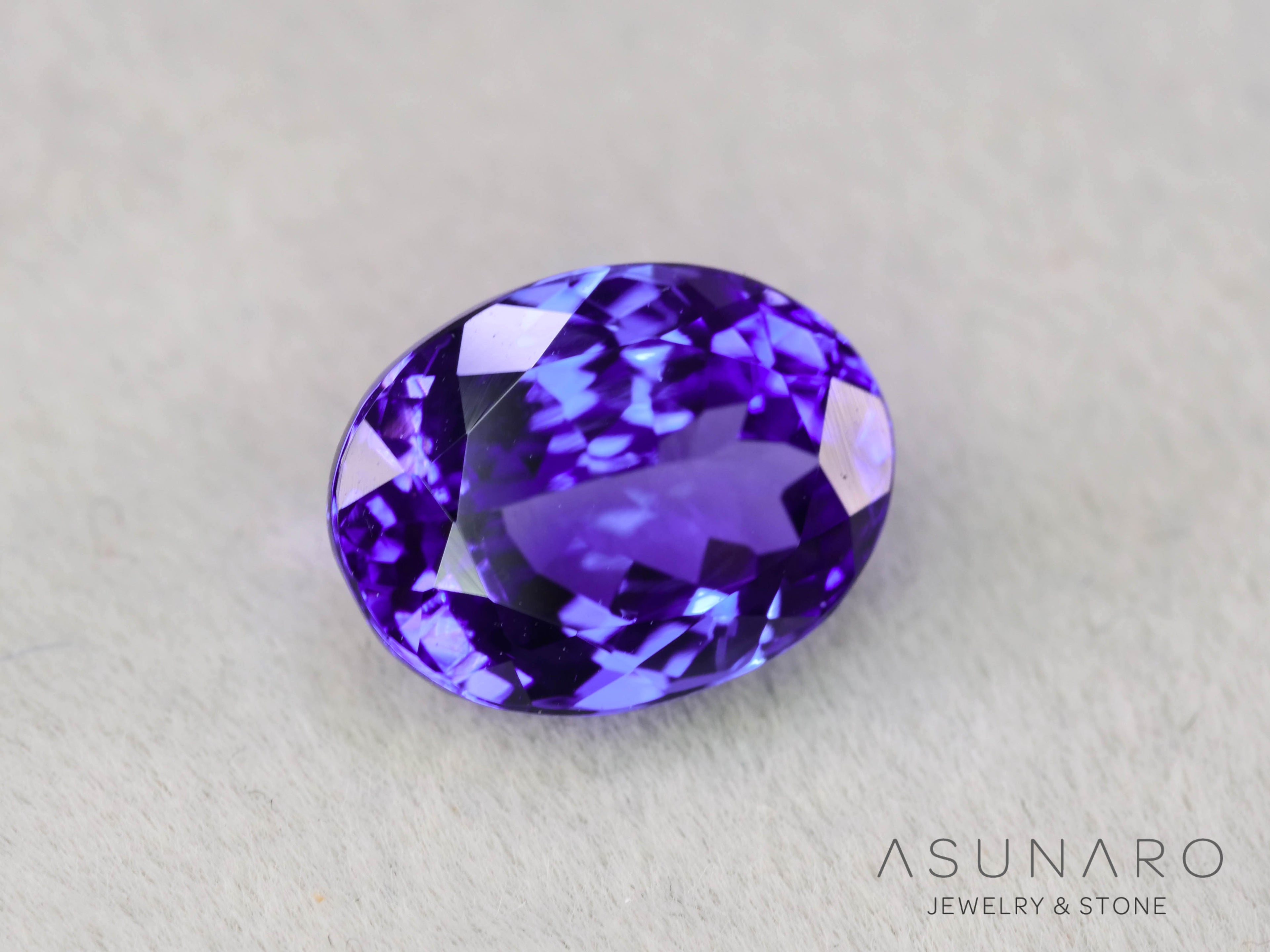 タンザナイト　オーバルカット　タンザニア産　3.75ct　日独【260703-3371】