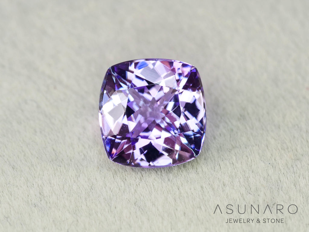 ピンクゾイサイト　クッションカット　タンザニア産　2.46ct【260703-3372】