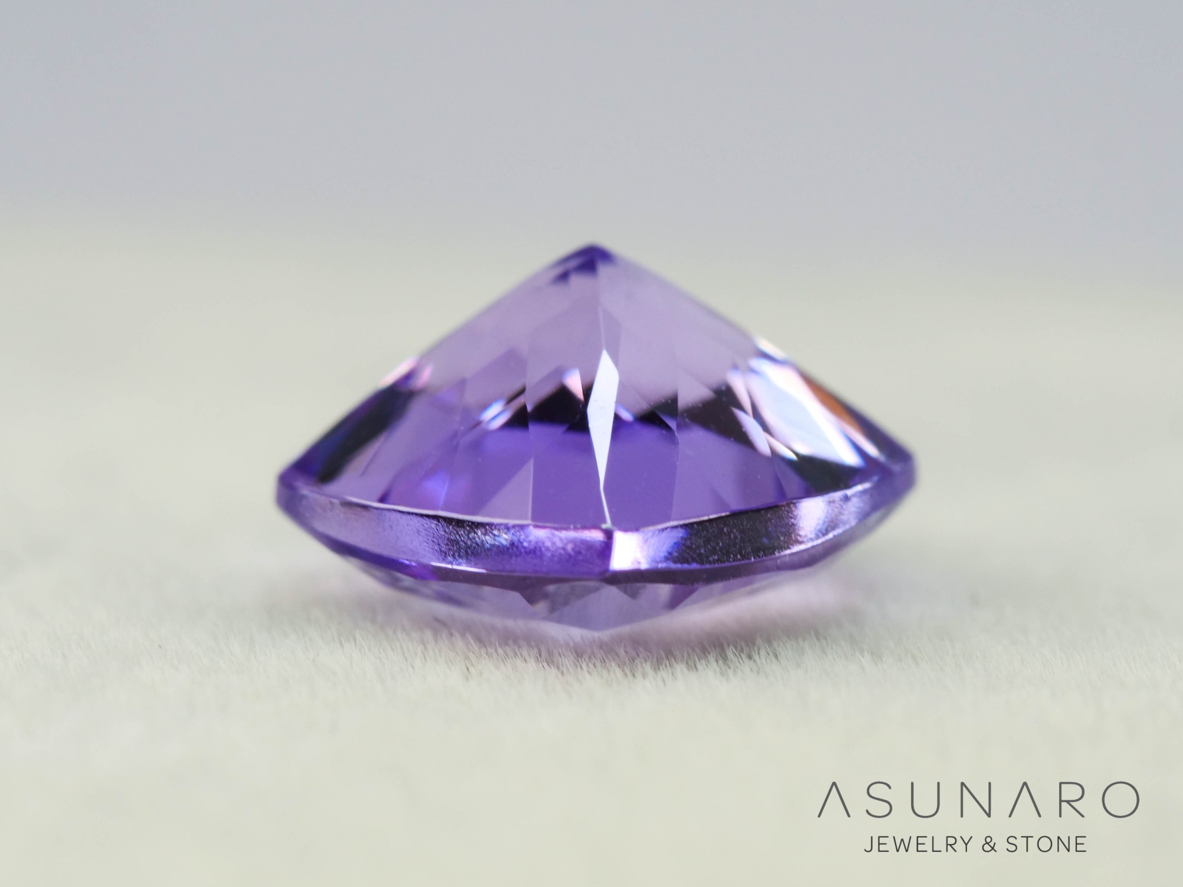 ピンクゾイサイト　クッションカット　タンザニア産　2.46ct【260703-3372】