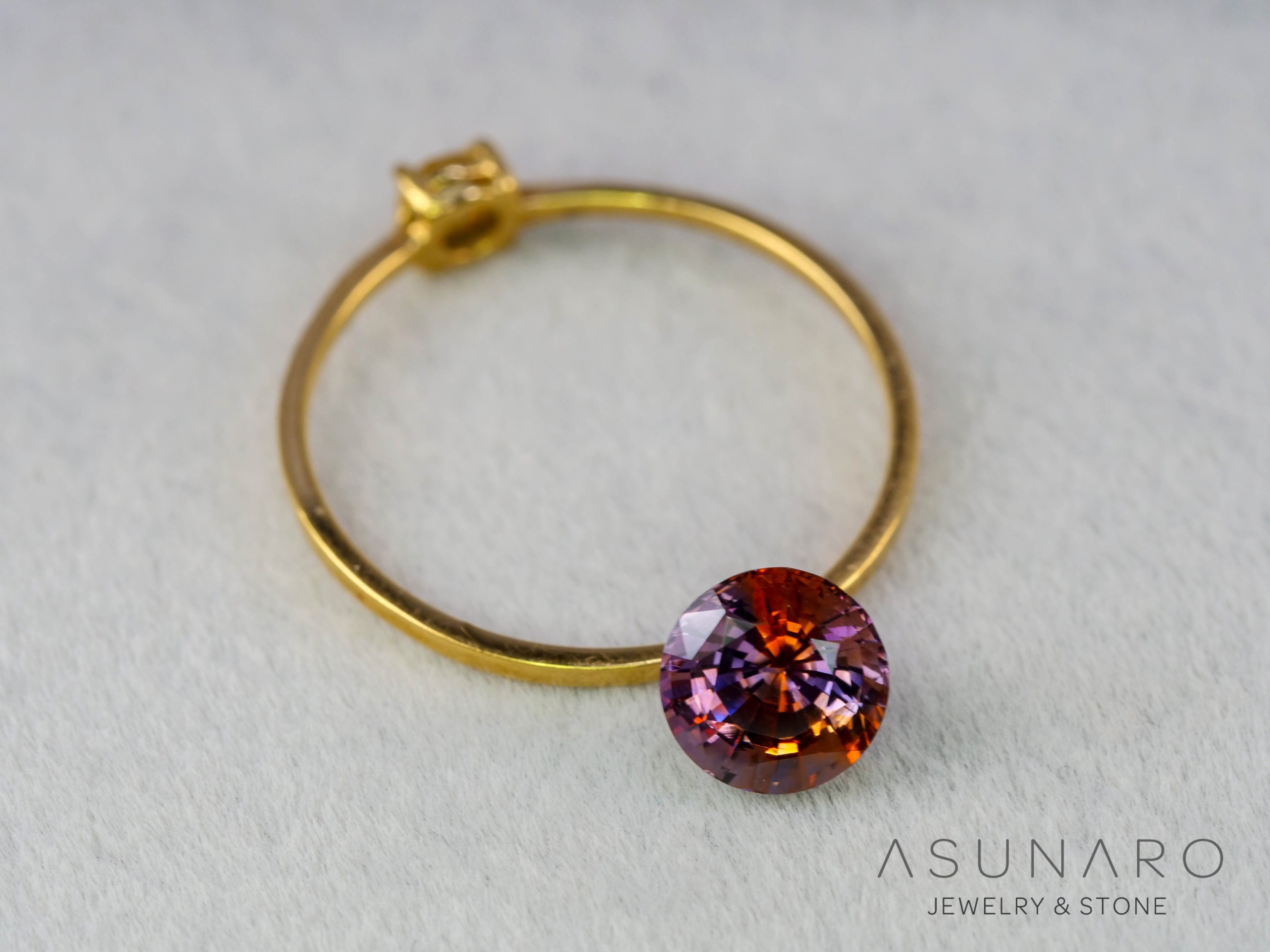 トワイライトバイカラーサファイア　ラウンドカット　スリランカ産　1.34ct【260703-3359】