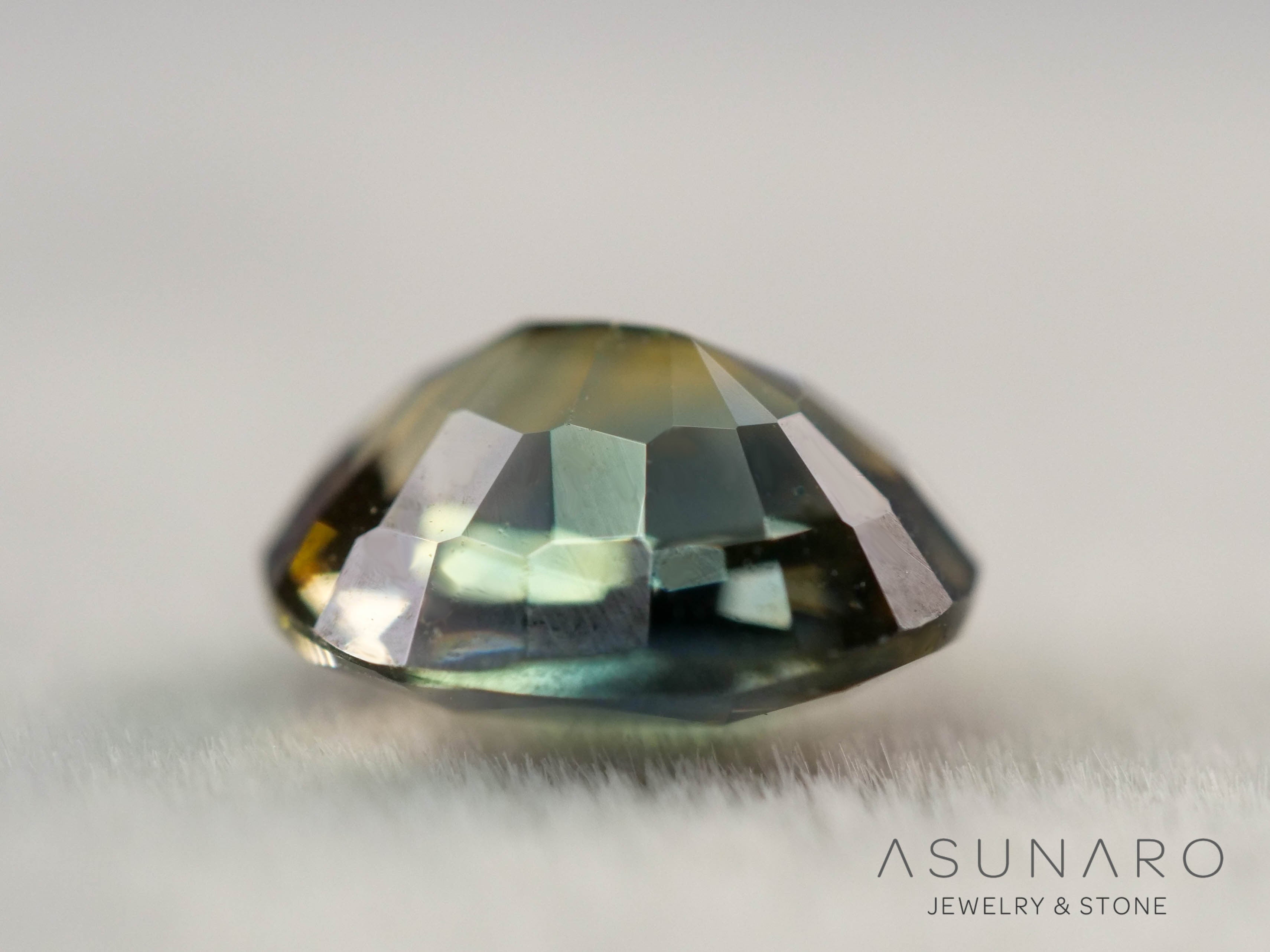 非加熱パーティーカラードサファイア　オーバルカット　スリランカ産　1.08ct【260703-3364】