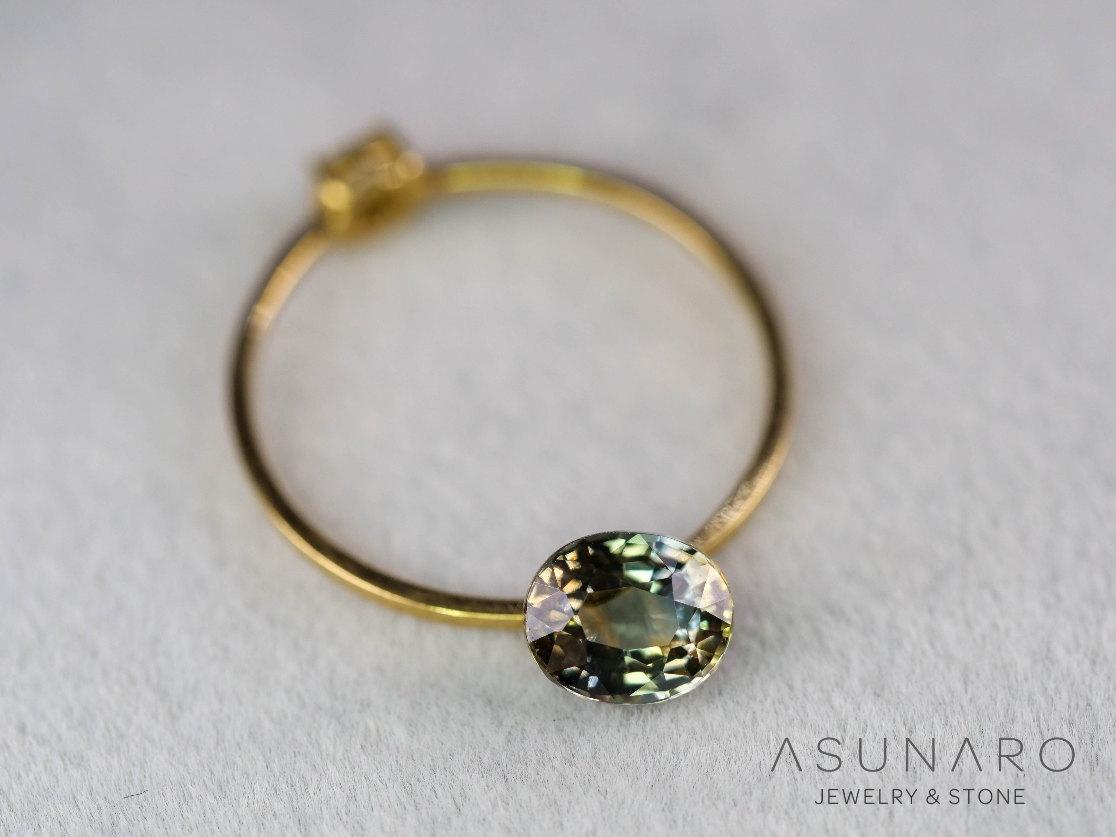 非加熱パーティーカラードサファイア　オーバルカット　スリランカ産　1.08ct【260703-3364】