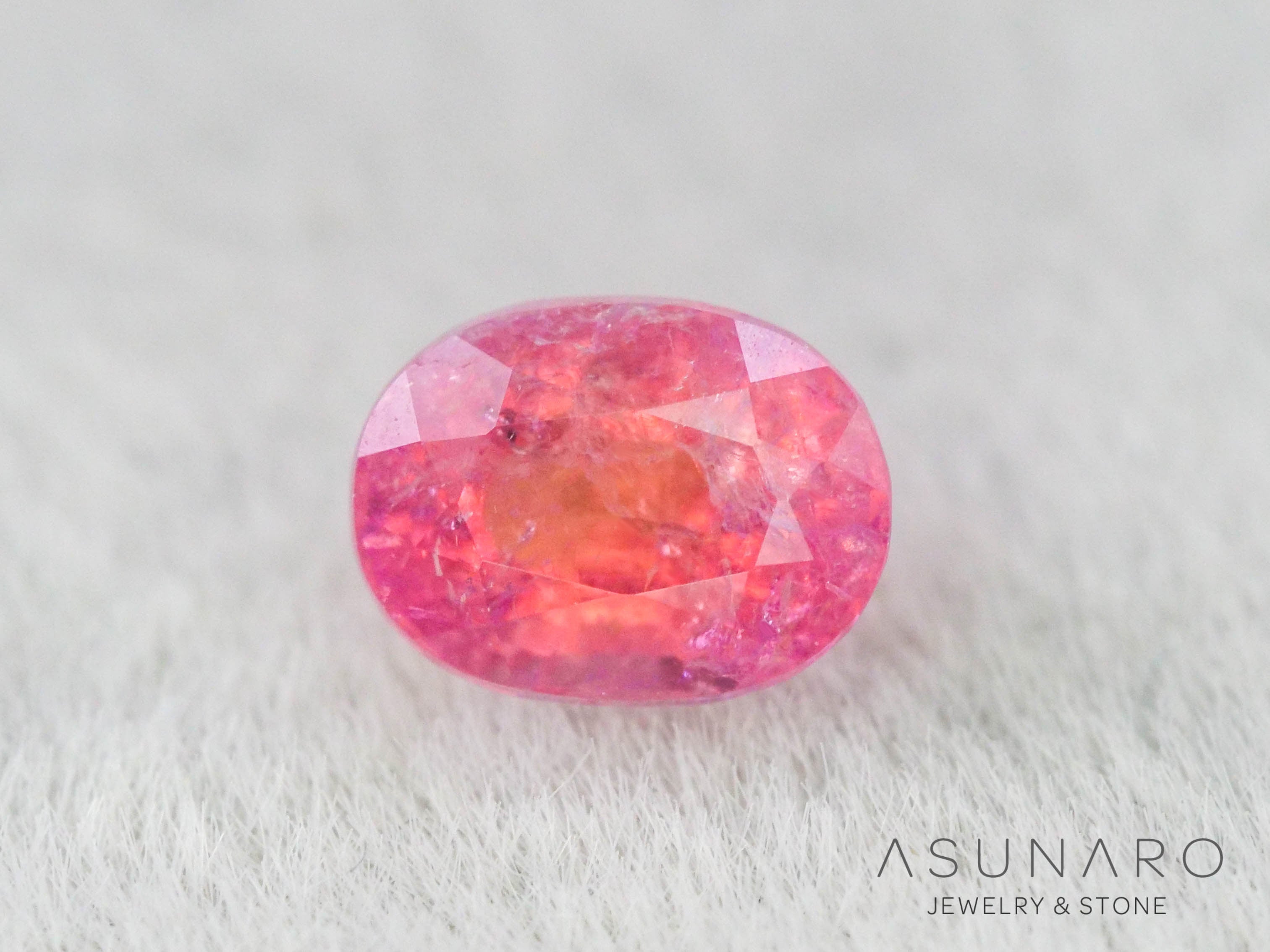 ペツォッタイト　オーバルカット　マダガスカル産 　0.25ct【260717-3335】