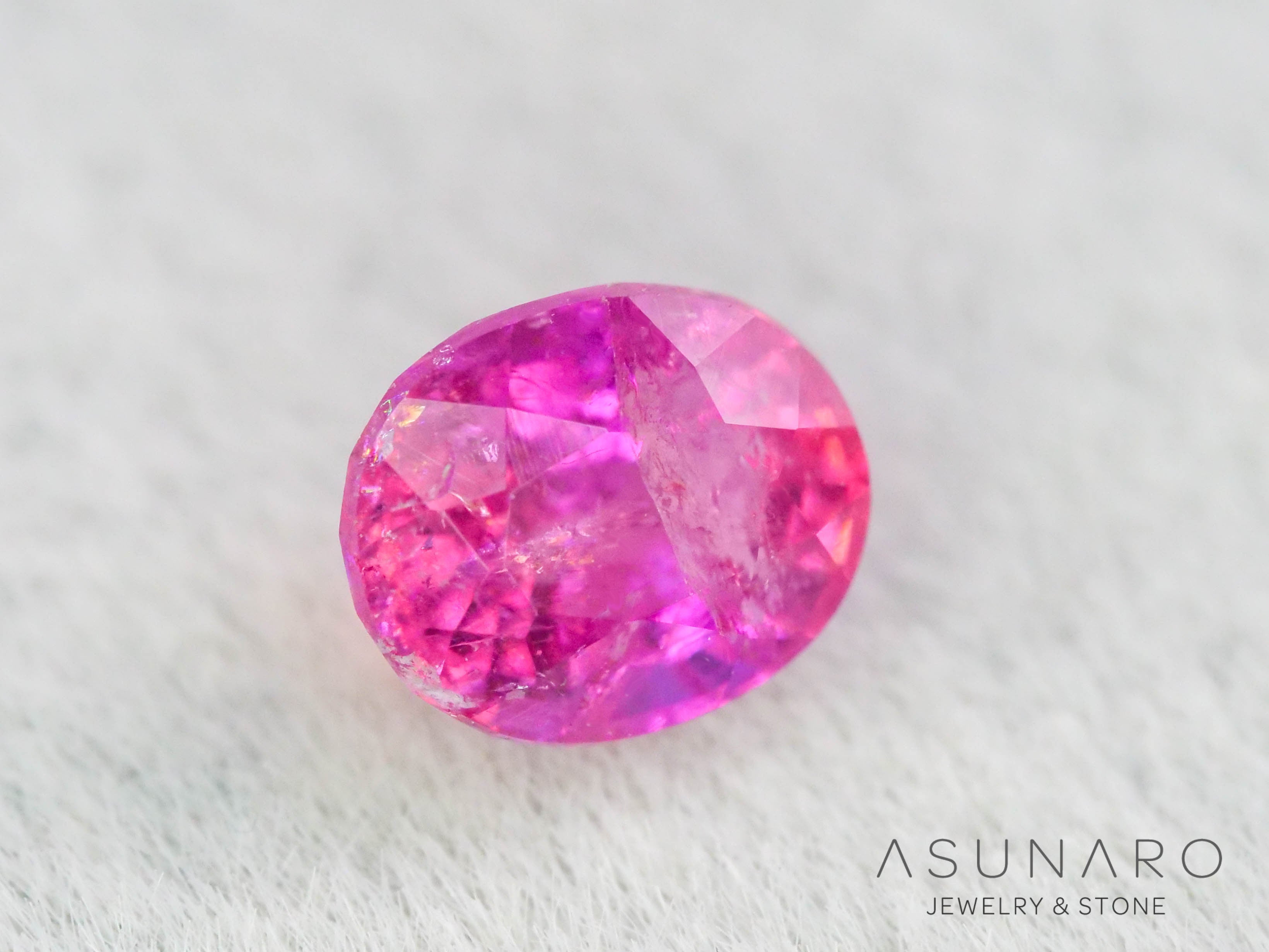 ペツォッタイト　オーバルカット　マダガスカル産 　0.37ct【260717-3336】