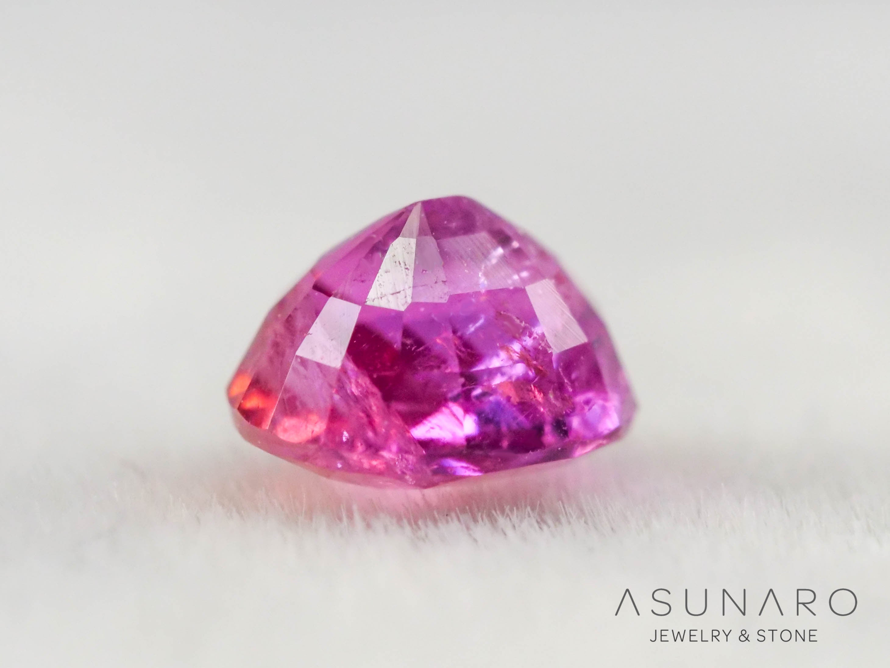 ペツォッタイト　オーバルカット　マダガスカル産 　0.37ct【260717-3336】