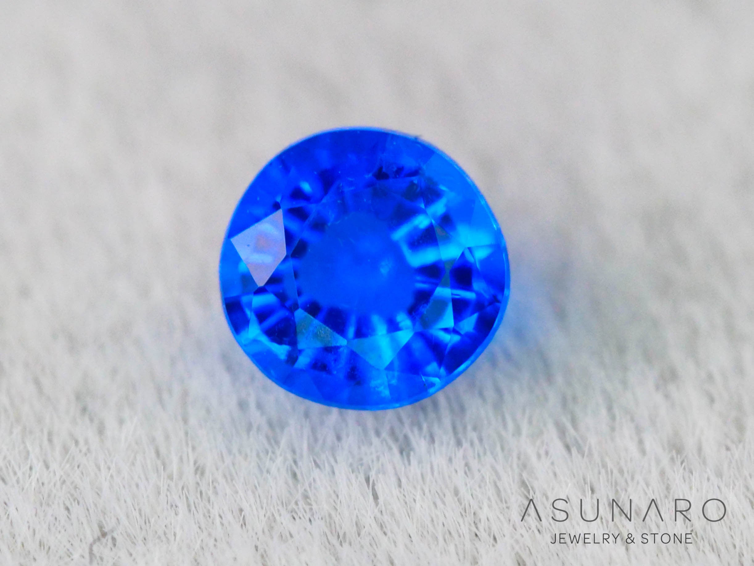 アウイナイト　ラウンドカット　ドイツ産 　0.09ct【260717-3307】