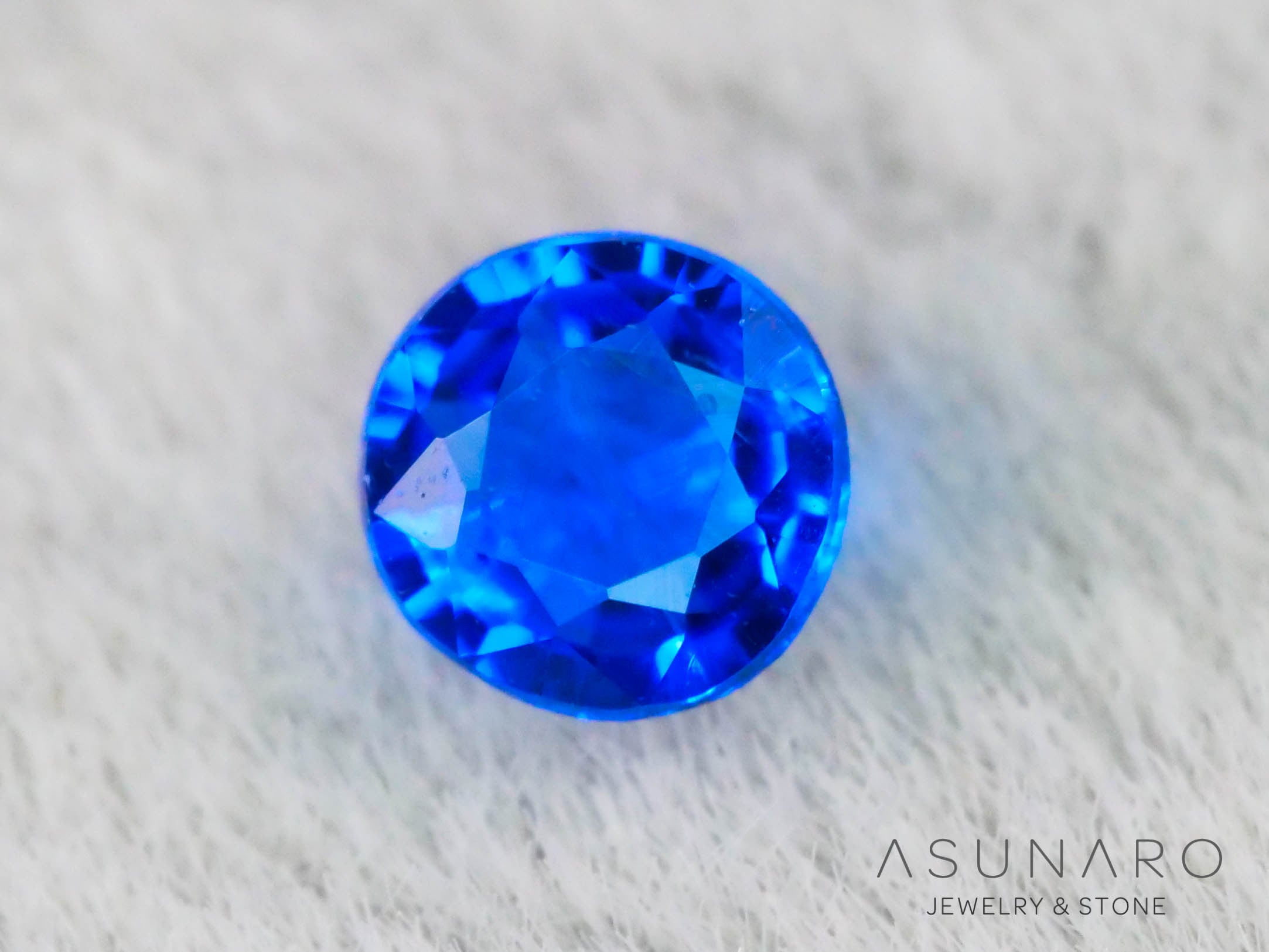 アウイナイト　ラウンドカット　ドイツ産 　0.06ct【260717-3308】