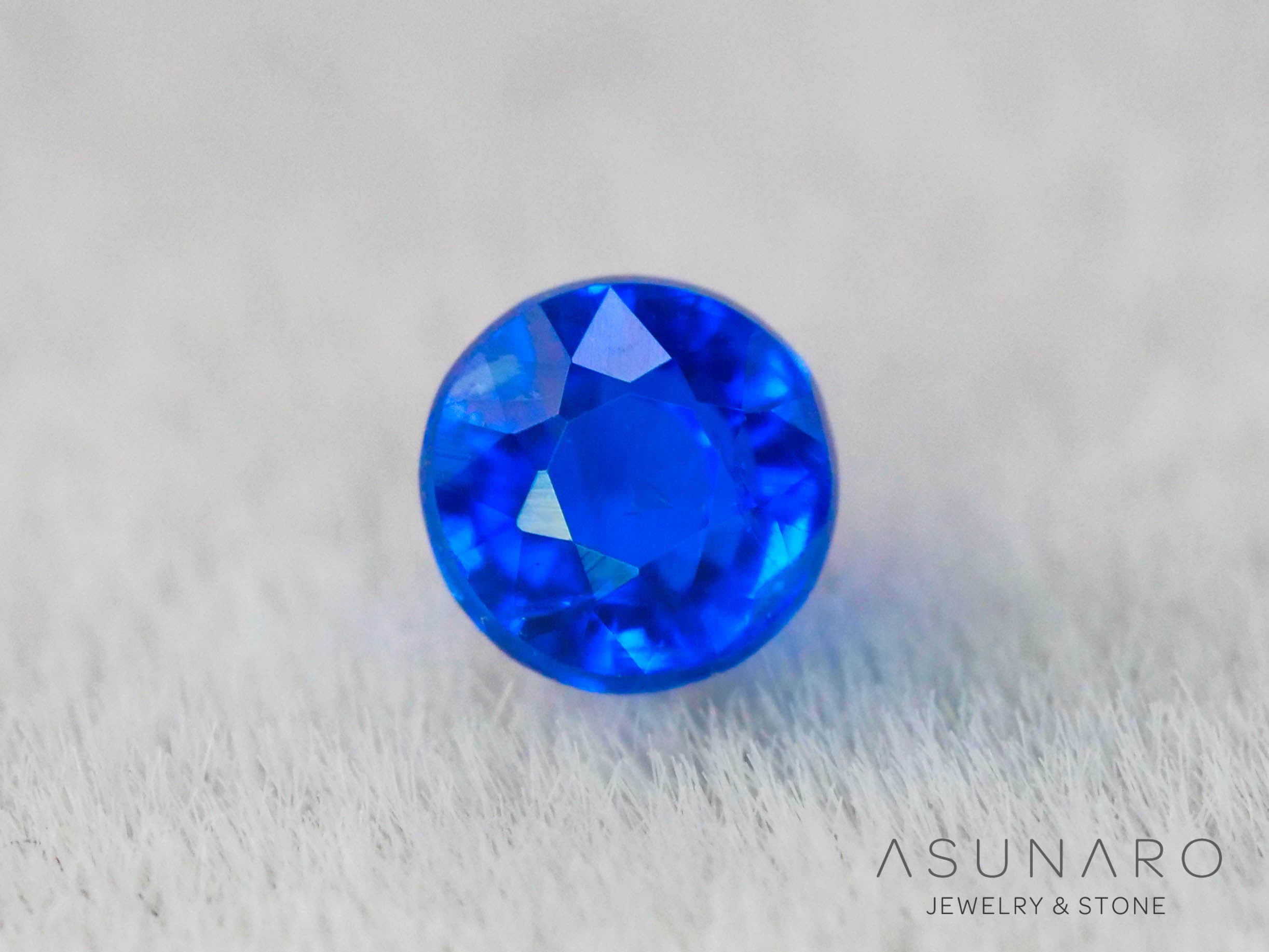 アウイナイト　ラウンドカット　ドイツ産 　0.07ct【260717-3310】