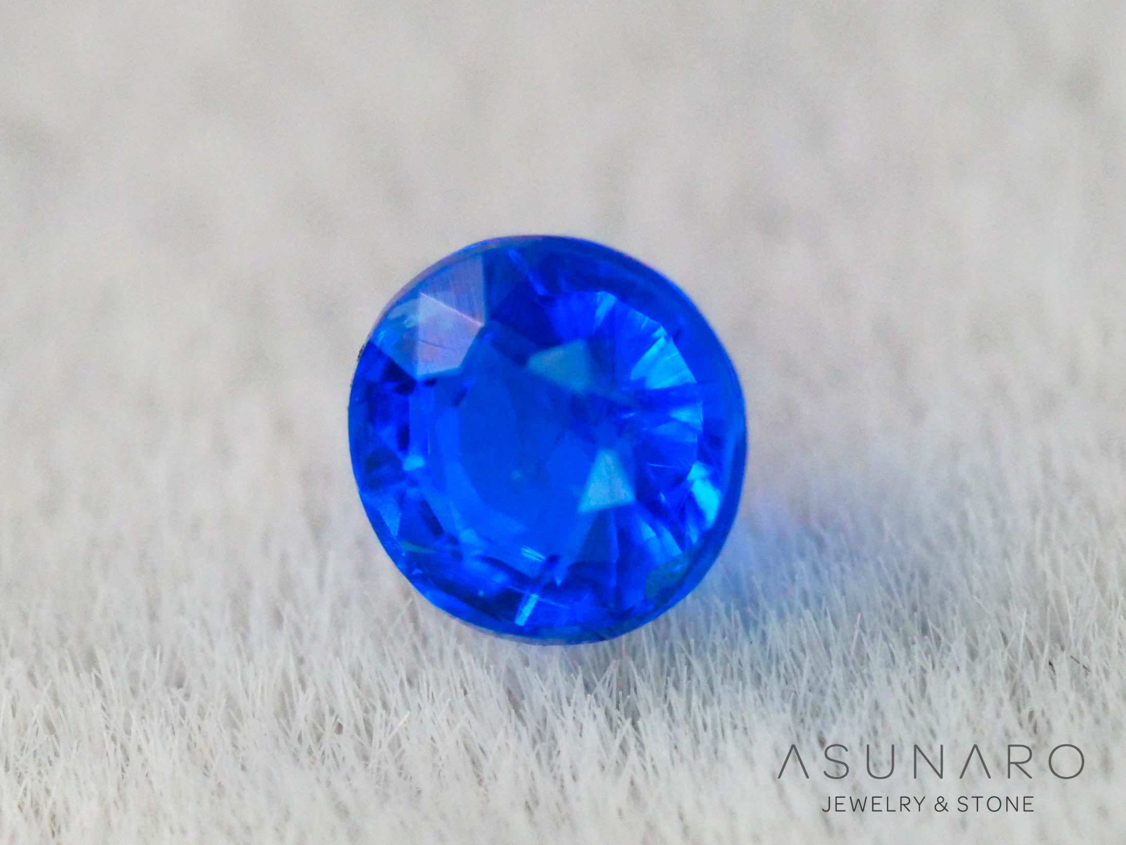 アウイナイト　ラウンドカット　ドイツ産 　0.07ct【260717-3310】