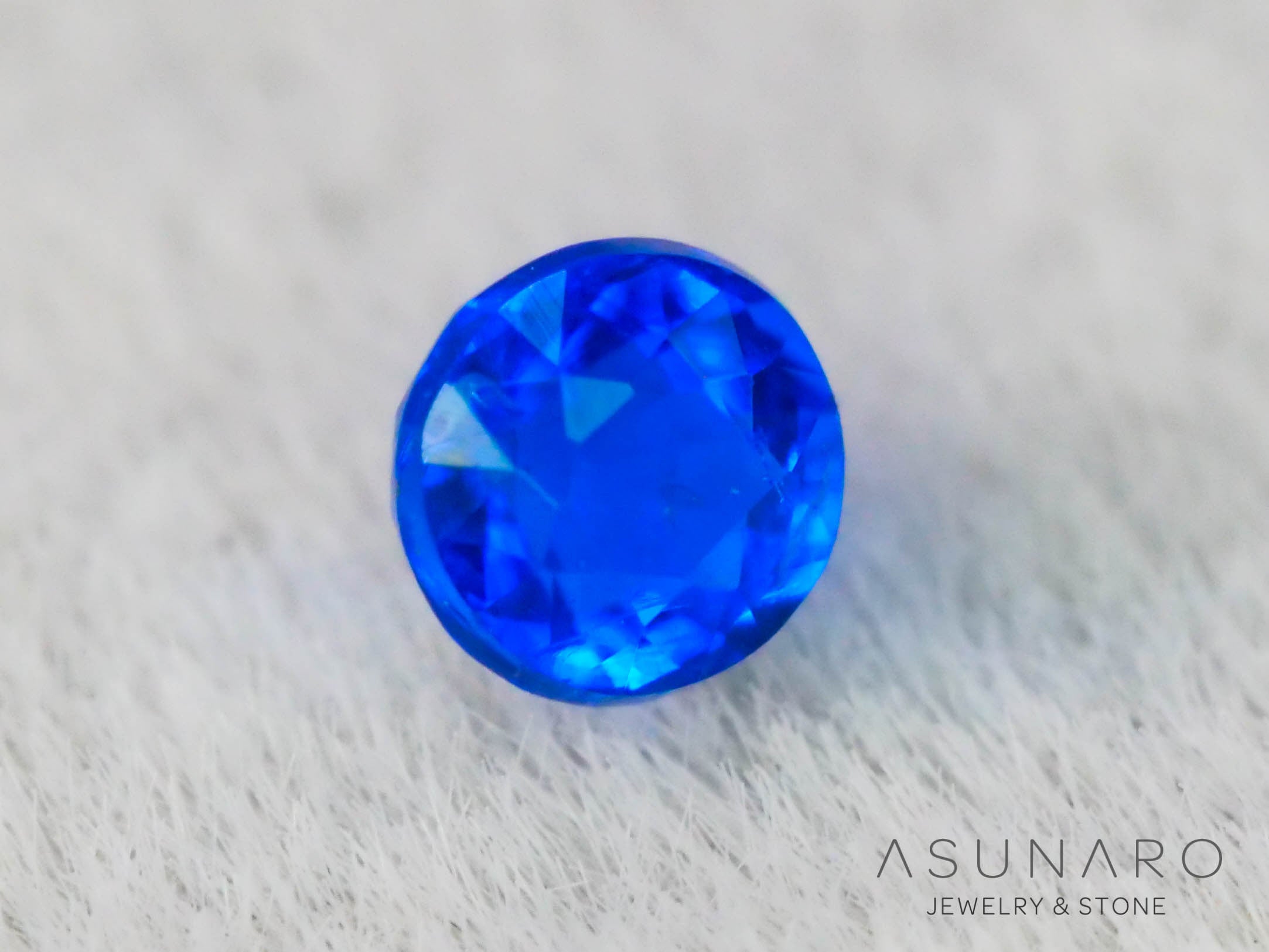 アウイナイト　ラウンドカット　ドイツ産 　0.07ct【260717-3310】