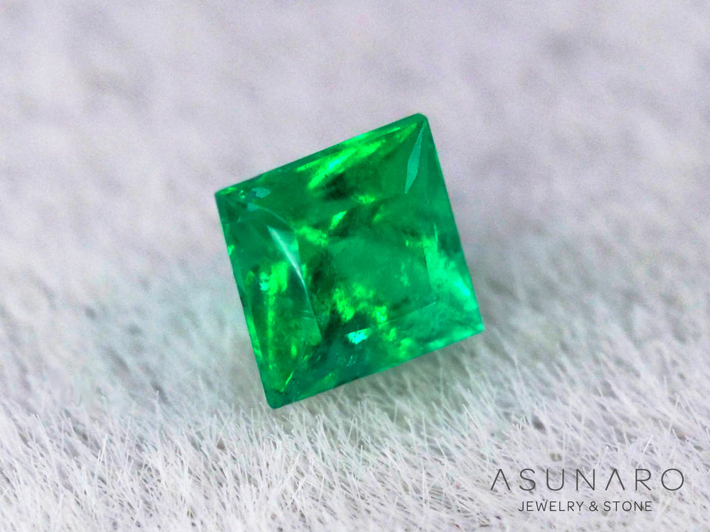 エメラルド　コロンビア産　プリンセスカット　0.08ct【240717-3389】