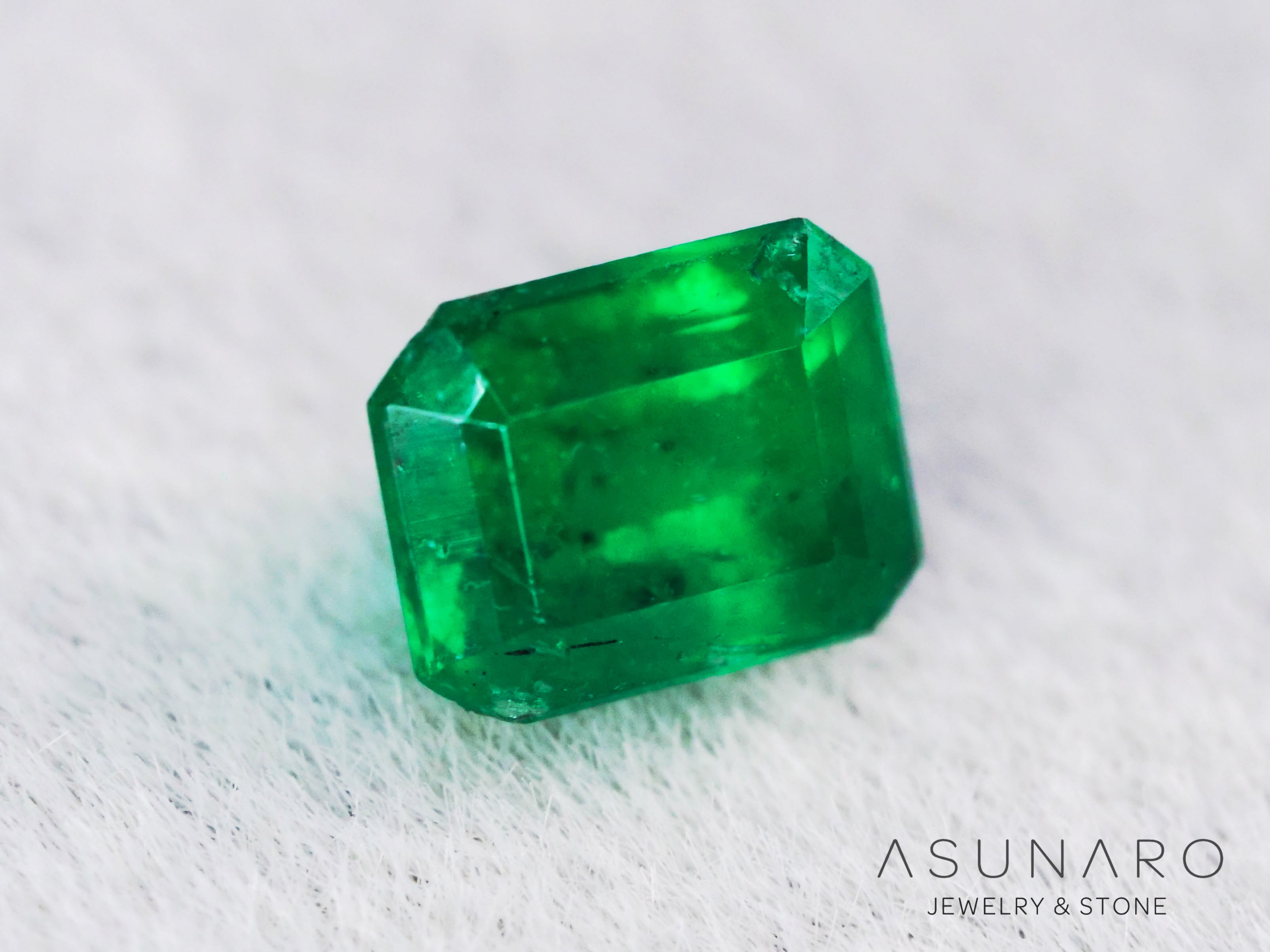 エメラルド　コロンビア産　エメラルドカット　0.39ct【240717-3391】
