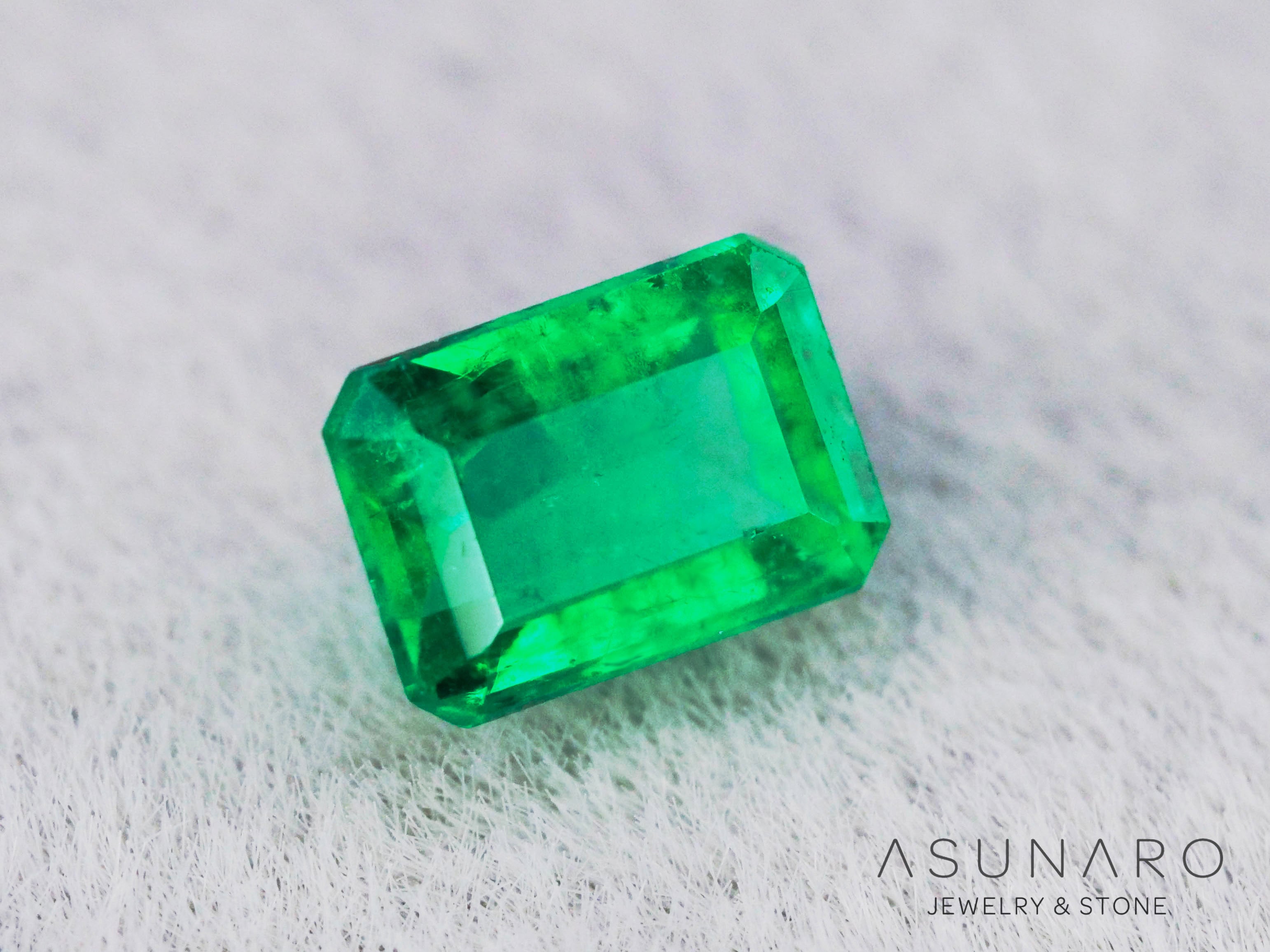 エメラルド　コロンビア産　エメラルドカット　0.23ct【240717-3393】