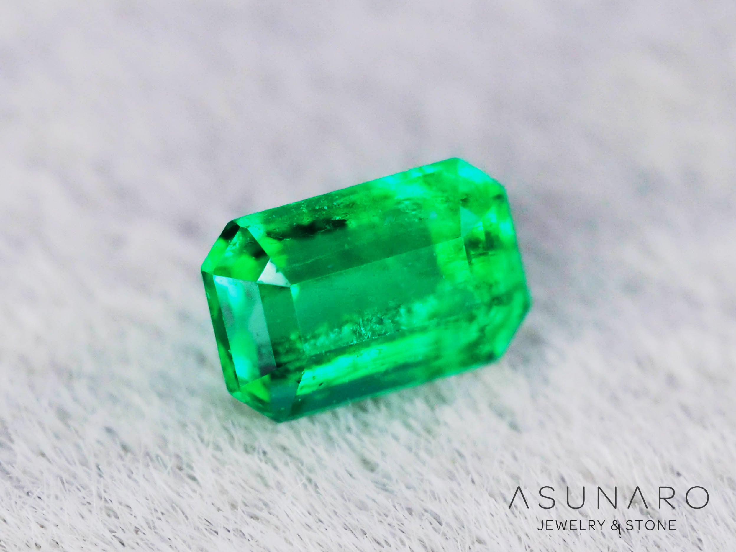 エメラルド　コロンビア産　エメラルドカット　0.12ct【240717-3394】