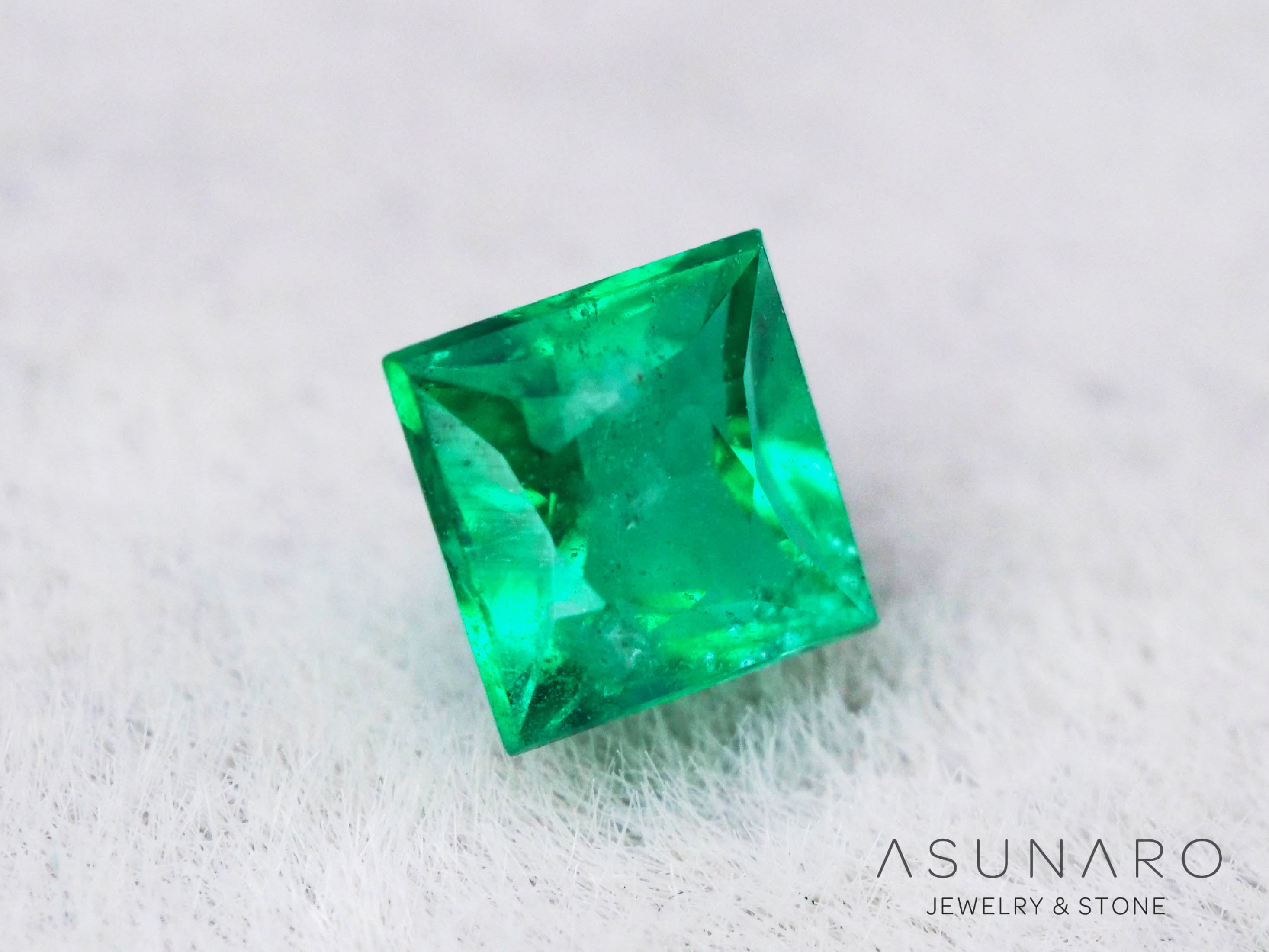 エメラルド　コロンビア産　プリンセスカット　0.16ct【240717-3395】
