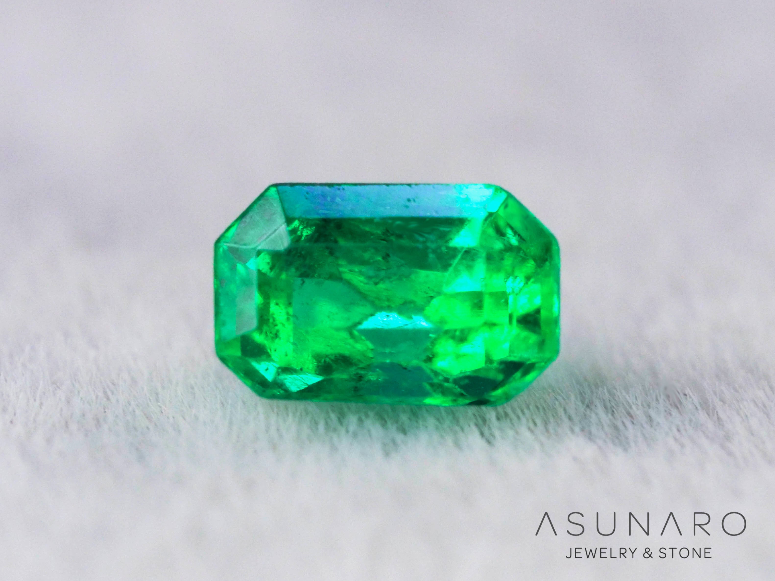 エメラルド　コロンビア産　エメラルドカット　0.24ct【240717-3396】