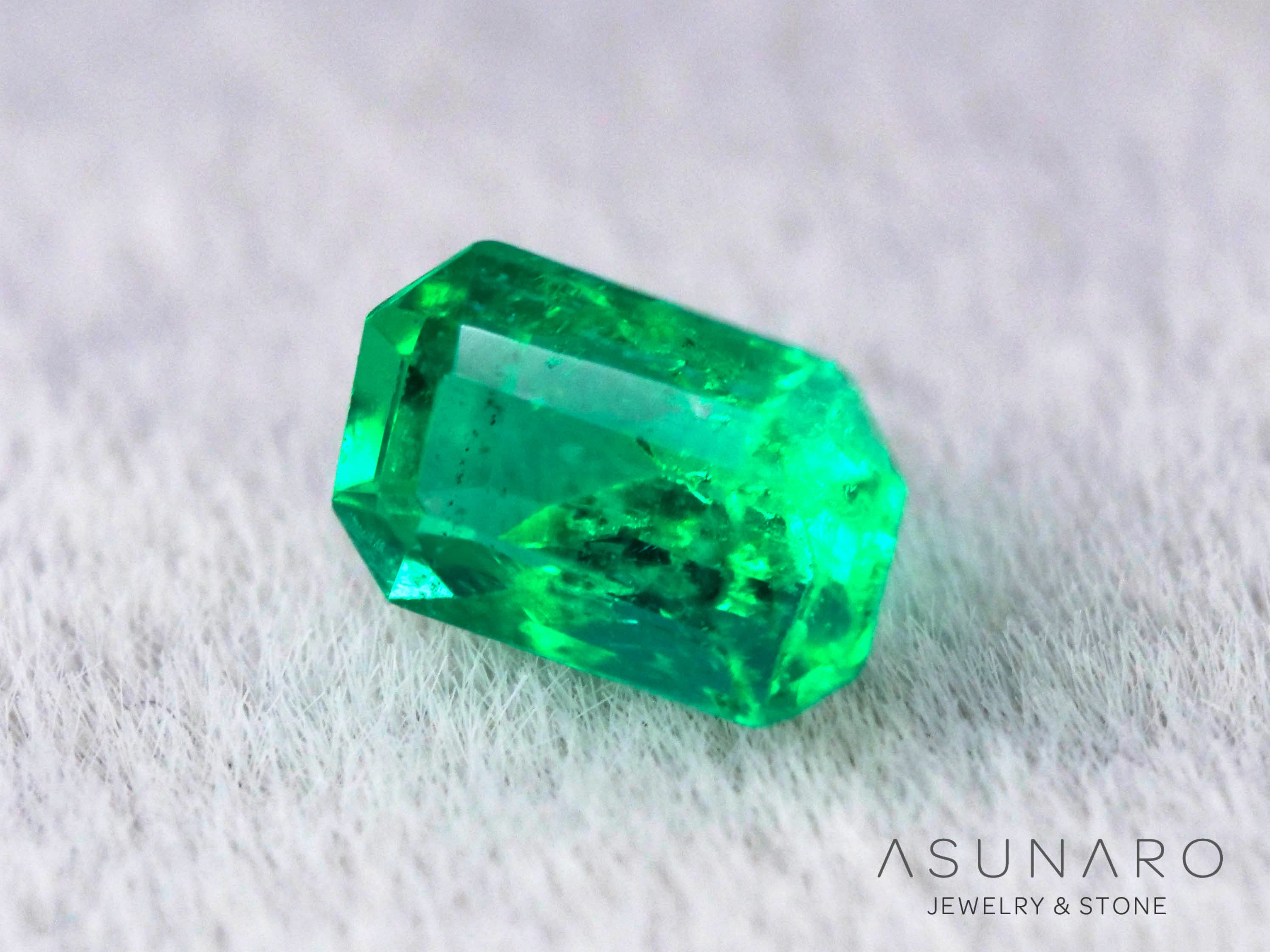 エメラルド　コロンビア産　エメラルドカット　0.24ct【240717-3396】