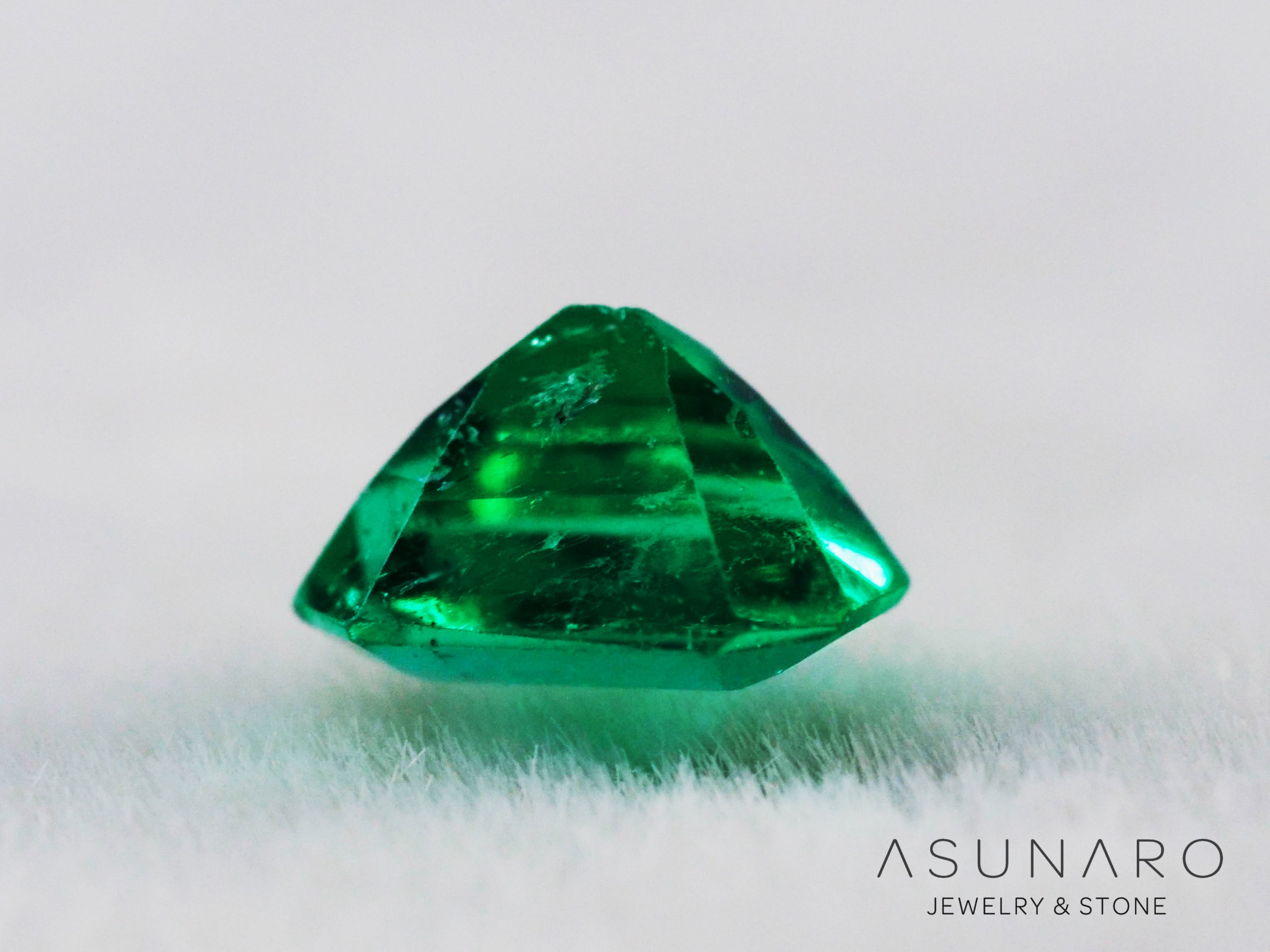 エメラルド　コロンビア産　エメラルドカット　0.24ct【240717-3396】