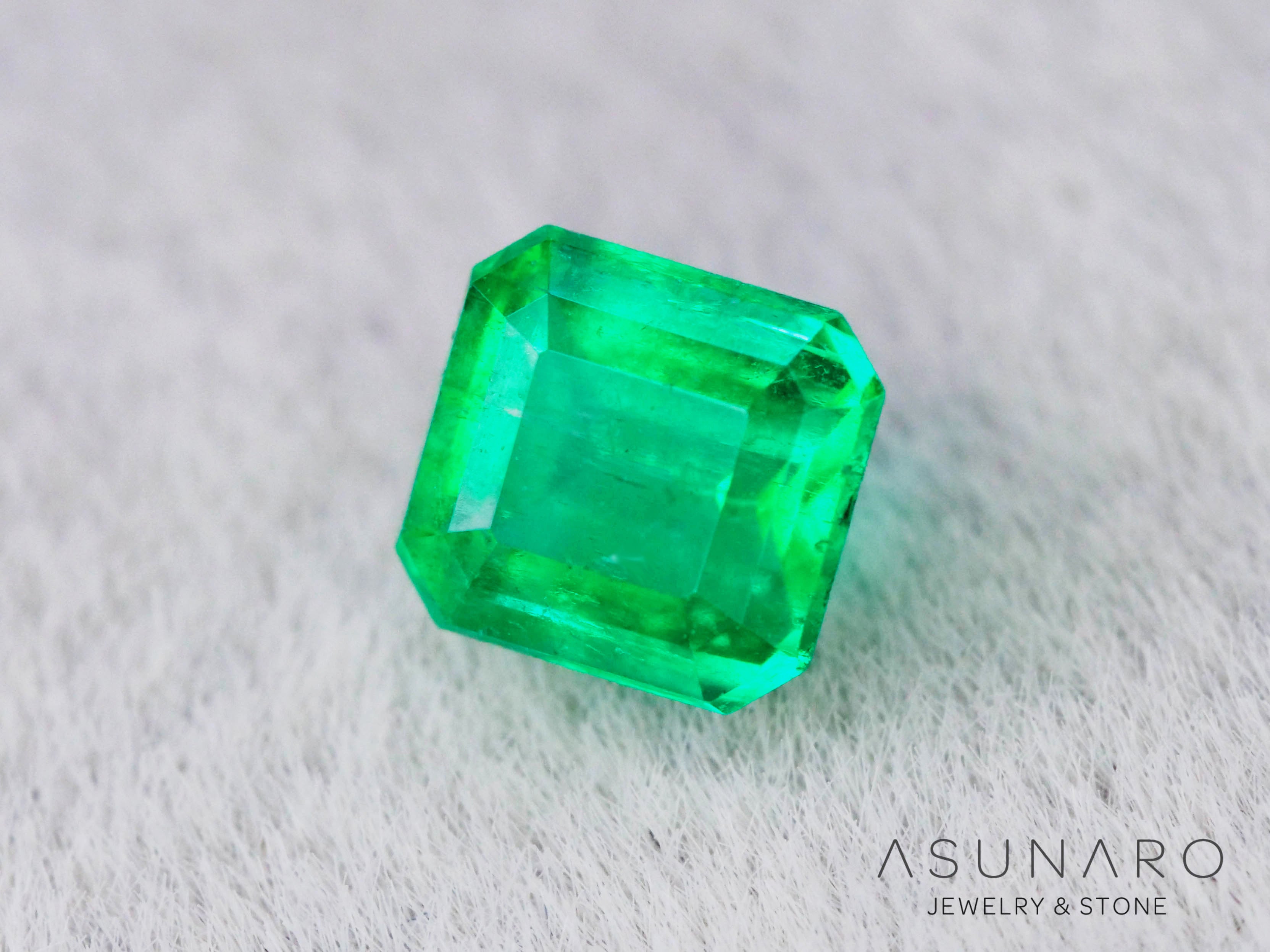 エメラルド　コロンビア産　エメラルドカット　0.25ct【240717-3397】