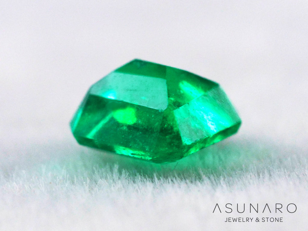 エメラルド　コロンビア産　エメラルドカット　0.25ct【240717-3397】