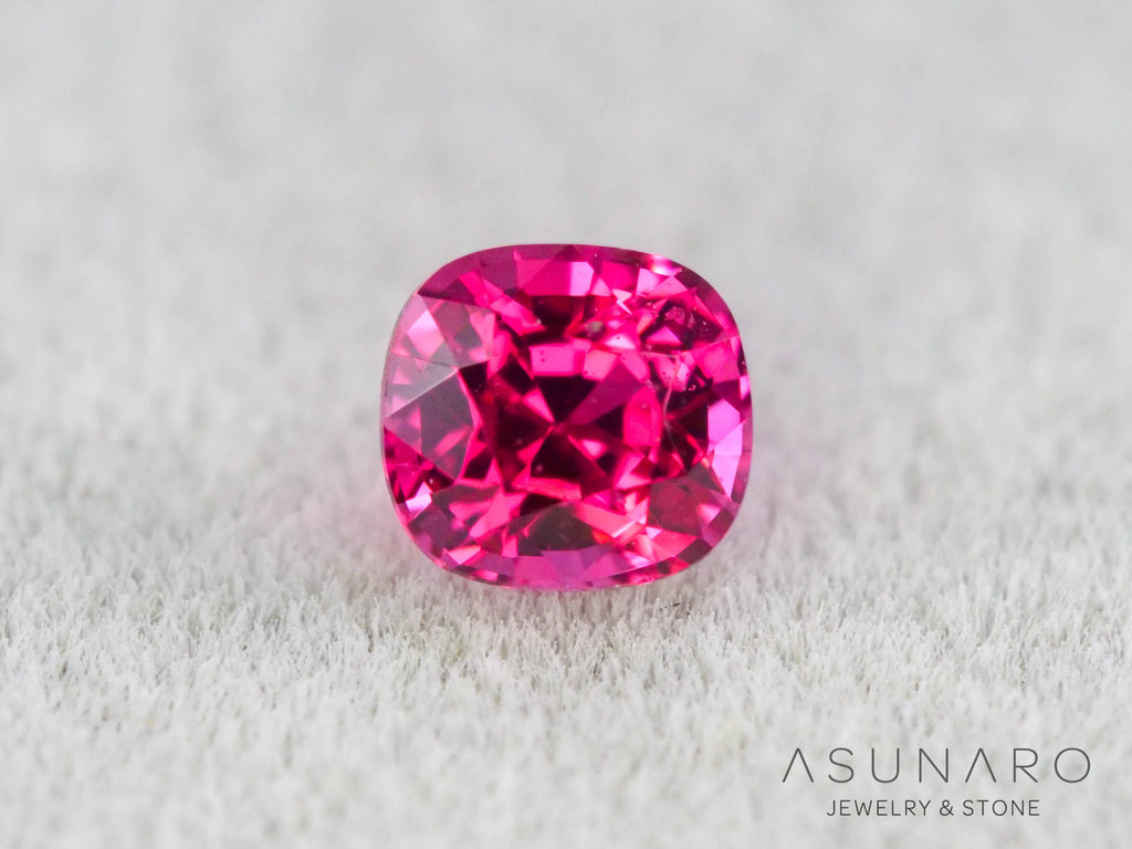 ジェダイスピネル 　クッションカット　ビルマ産　0.21ct　【260716-3441】