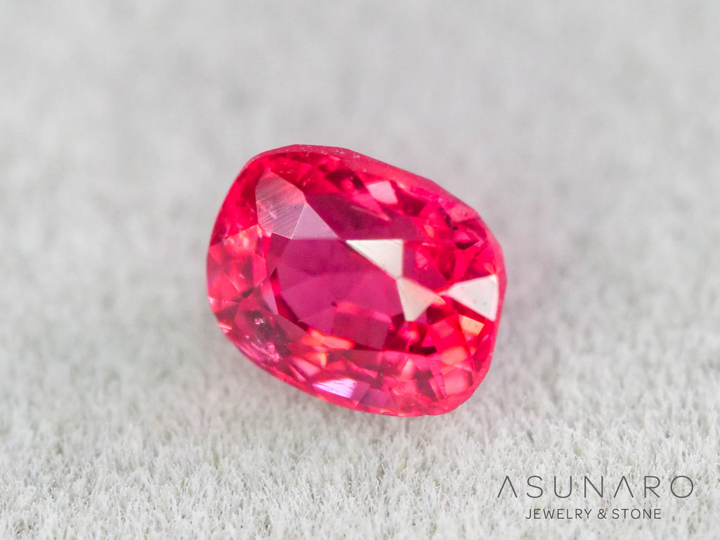 ジェダイスピネル 　クッションカット　ビルマ産　0.36ct　【260716-3442】