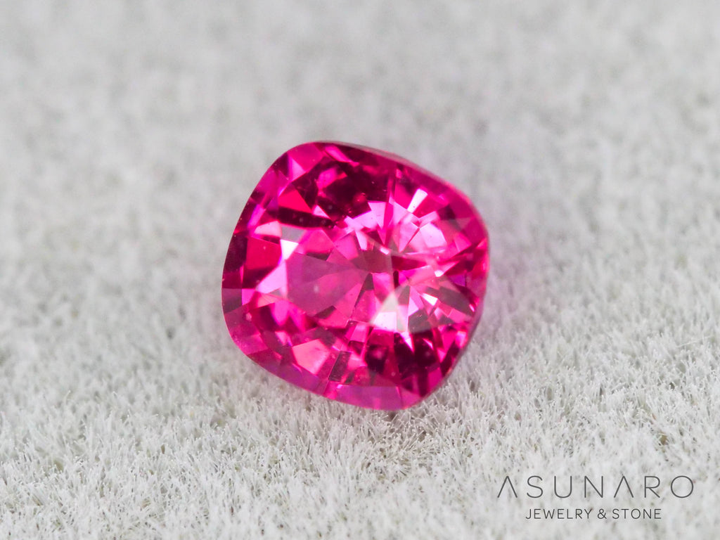 ジェダイスピネル 　クッションカット　ビルマ産　0.17ct　【260716-3443】