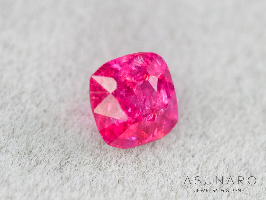 ジェダイスピネル 　クッションカット　ビルマ産　0.32ct　【260716-3444】