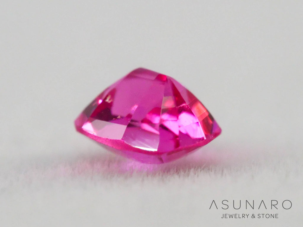 ジェダイスピネル 　クッションカット　ビルマ産　0.25ct　【260716-3445】